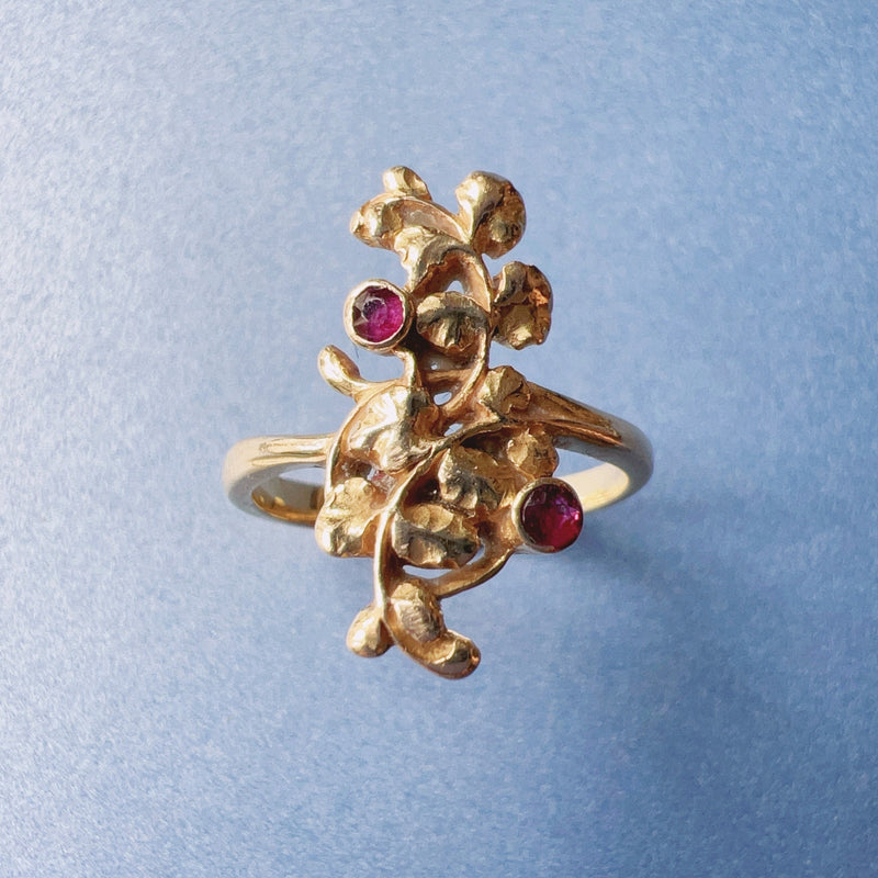 Art Nouveau 18K gold ivy leaves ruby ring