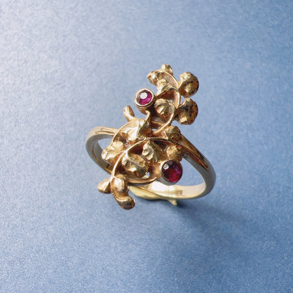 Art Nouveau 18K gold ivy leaves ruby ring