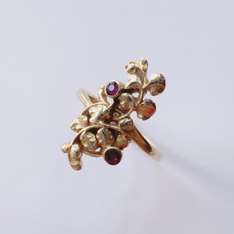 Art Nouveau 18K gold ivy leaves ruby ring