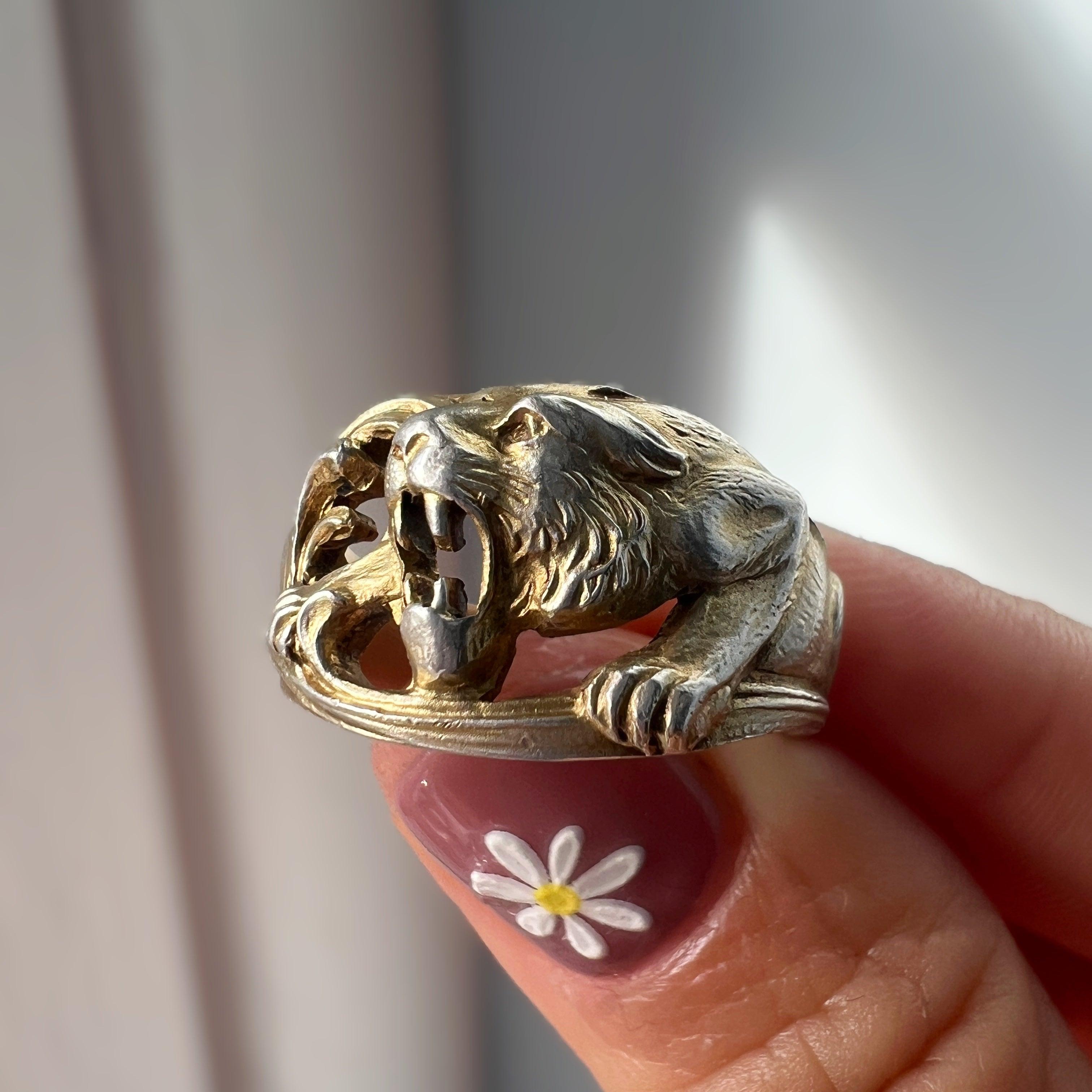 Art Nouveau era silver tiger band ring - Curiously timeless