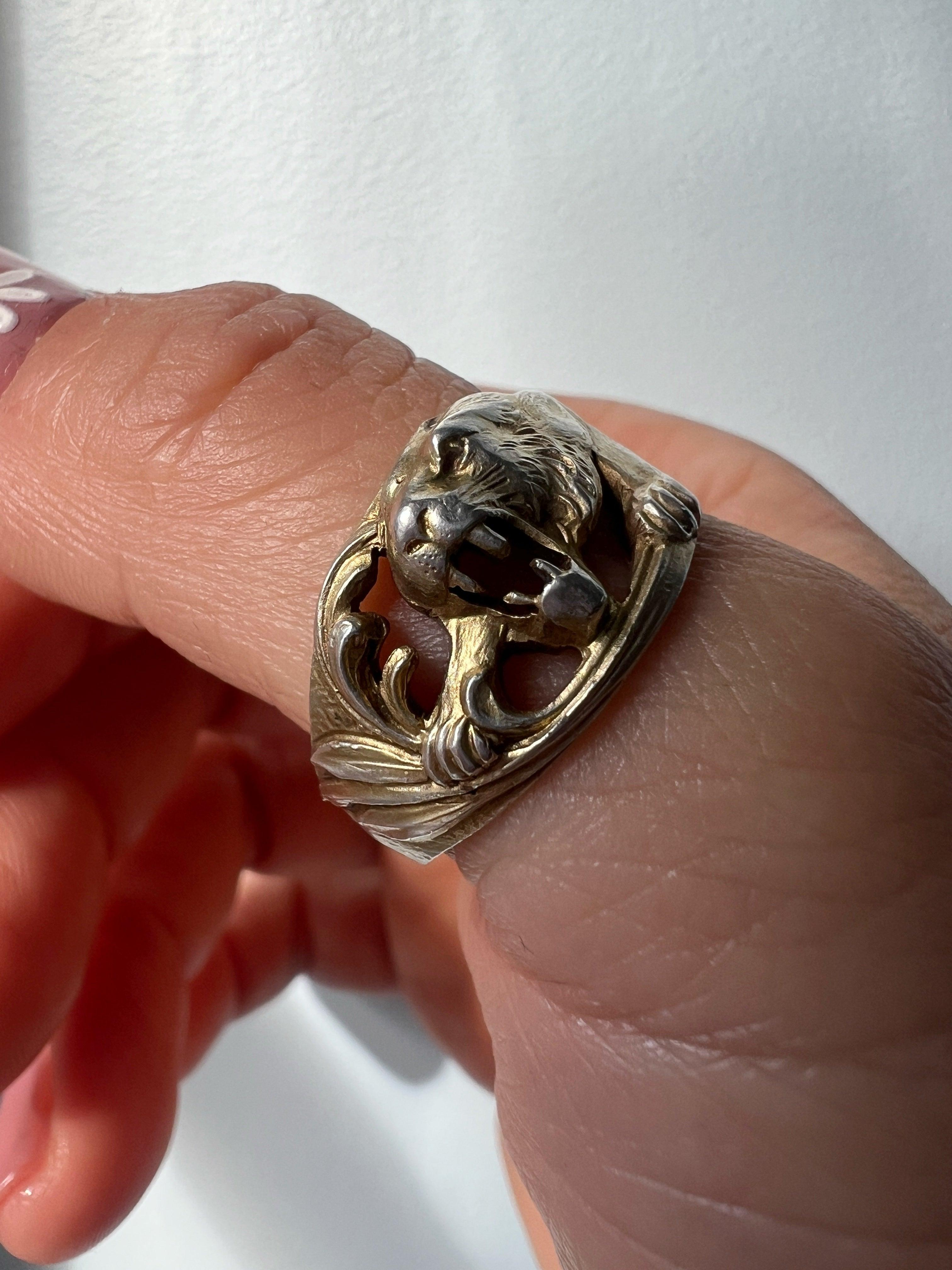 Art Nouveau era silver tiger band ring - Curiously timeless