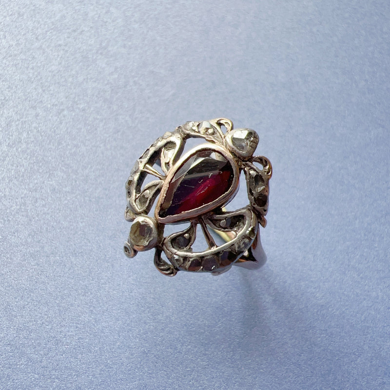 Georgian era 18K gold garnet heart diamond ring