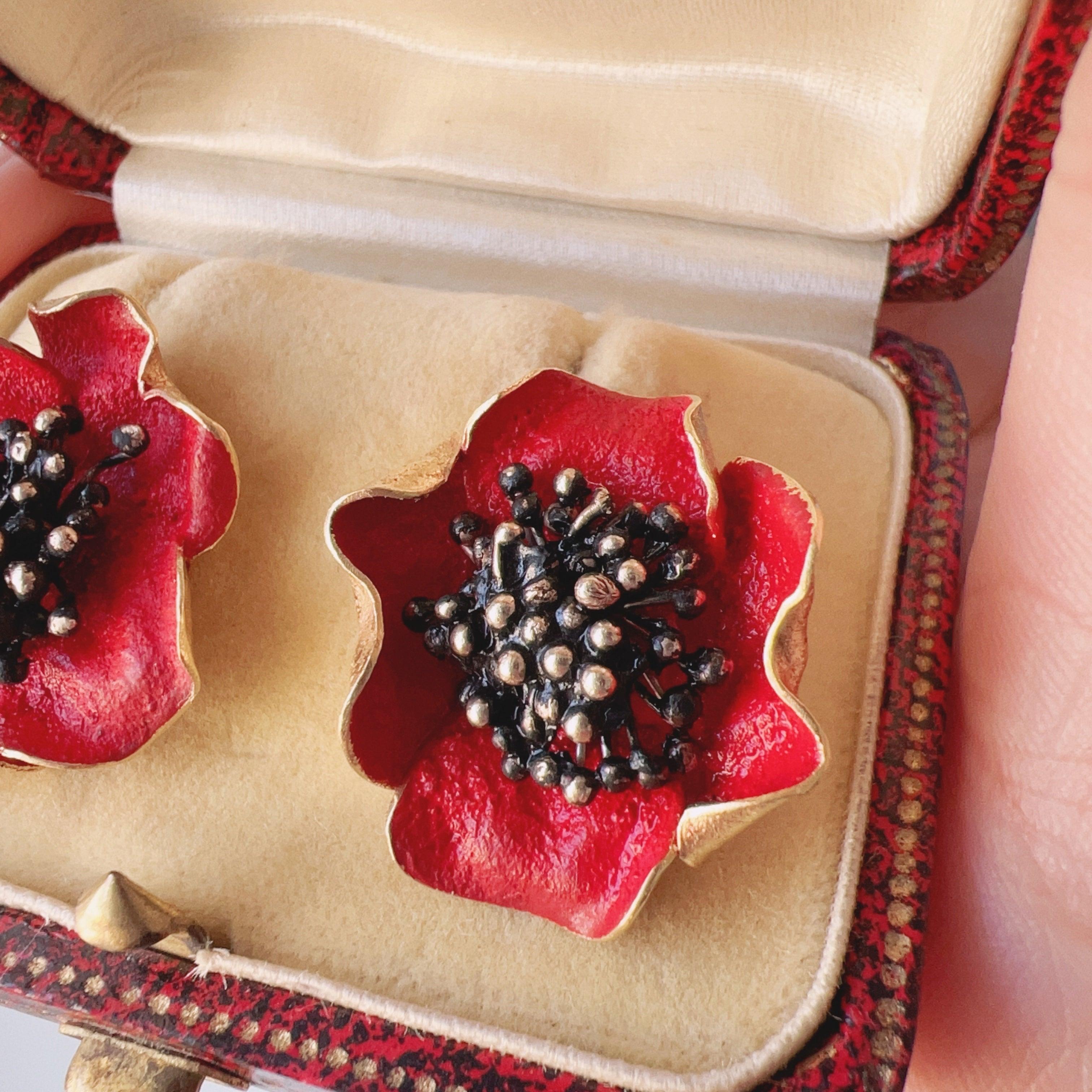 Vintage 18K gold red enamel poppy flower earrings - Curiously timeless