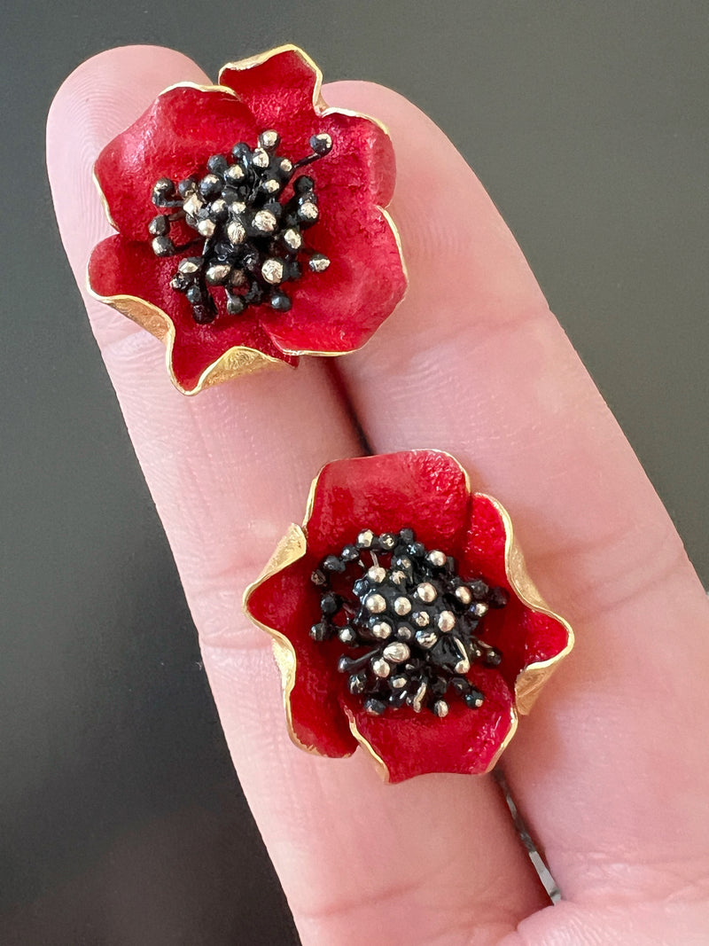 Vintage 18K gold red enamel poppy flower earrings