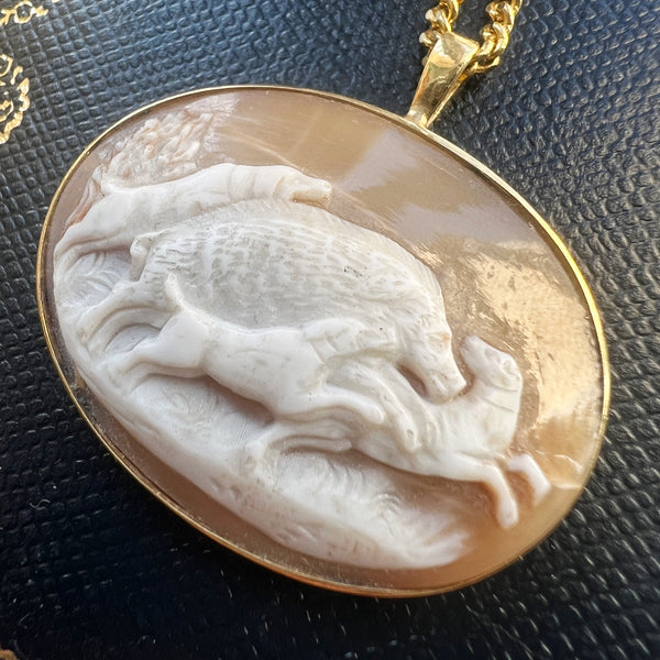 Victorian 18K gold dogs hunting scene cameo pendant