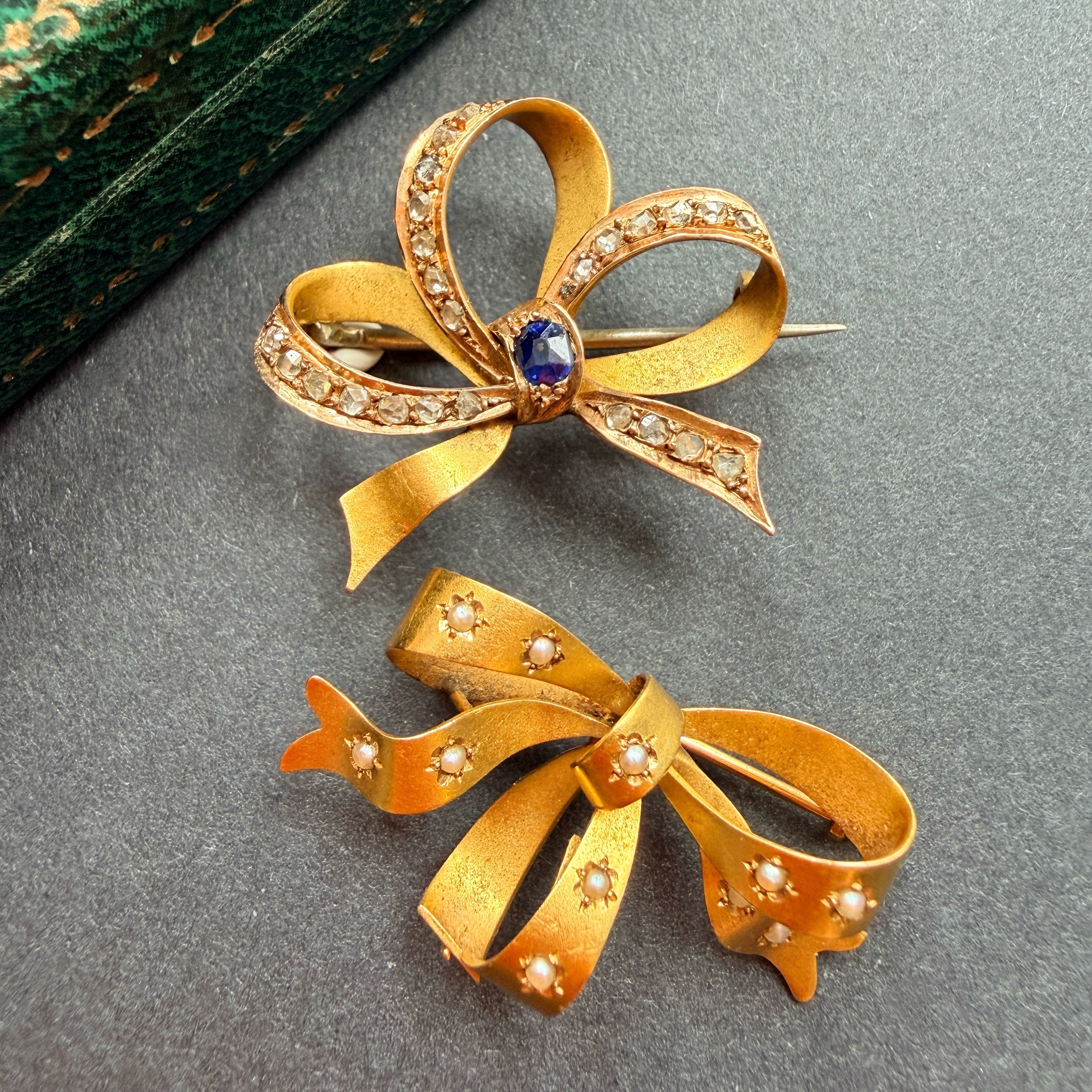 Beautiful pair of 19th Century 18K Gold Bow Brooches