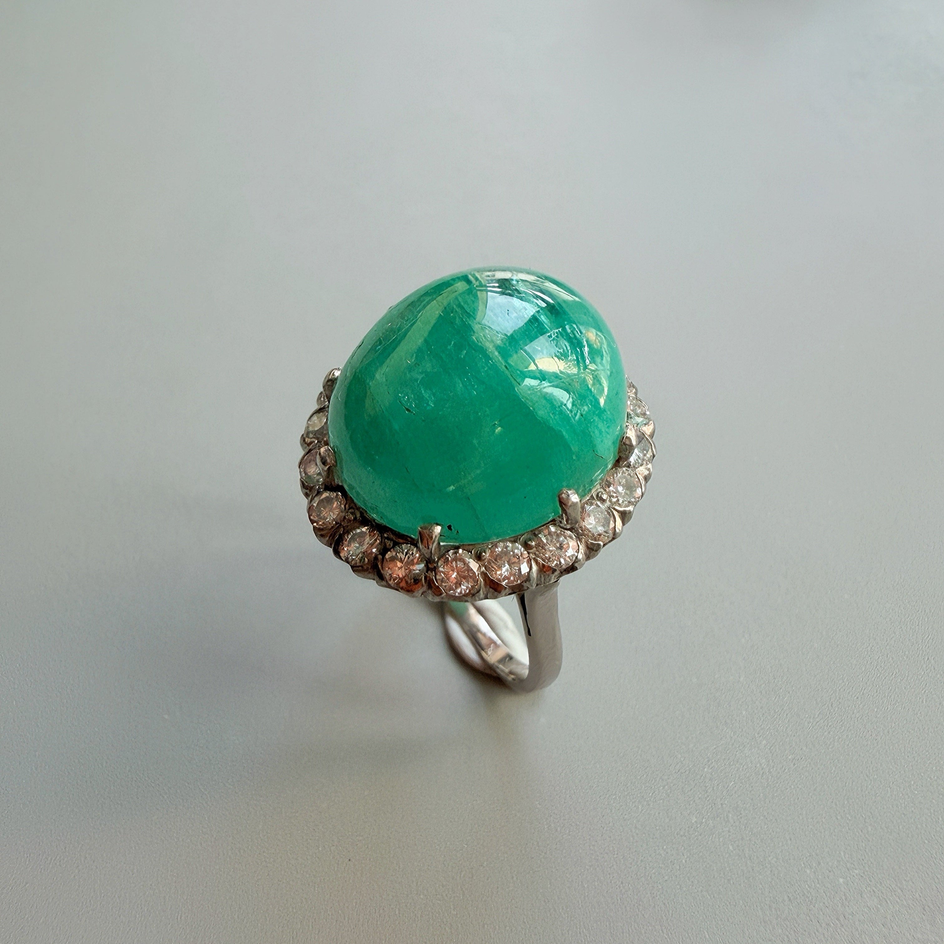 French vintage 18k white gold 19ct emerald diamond ring