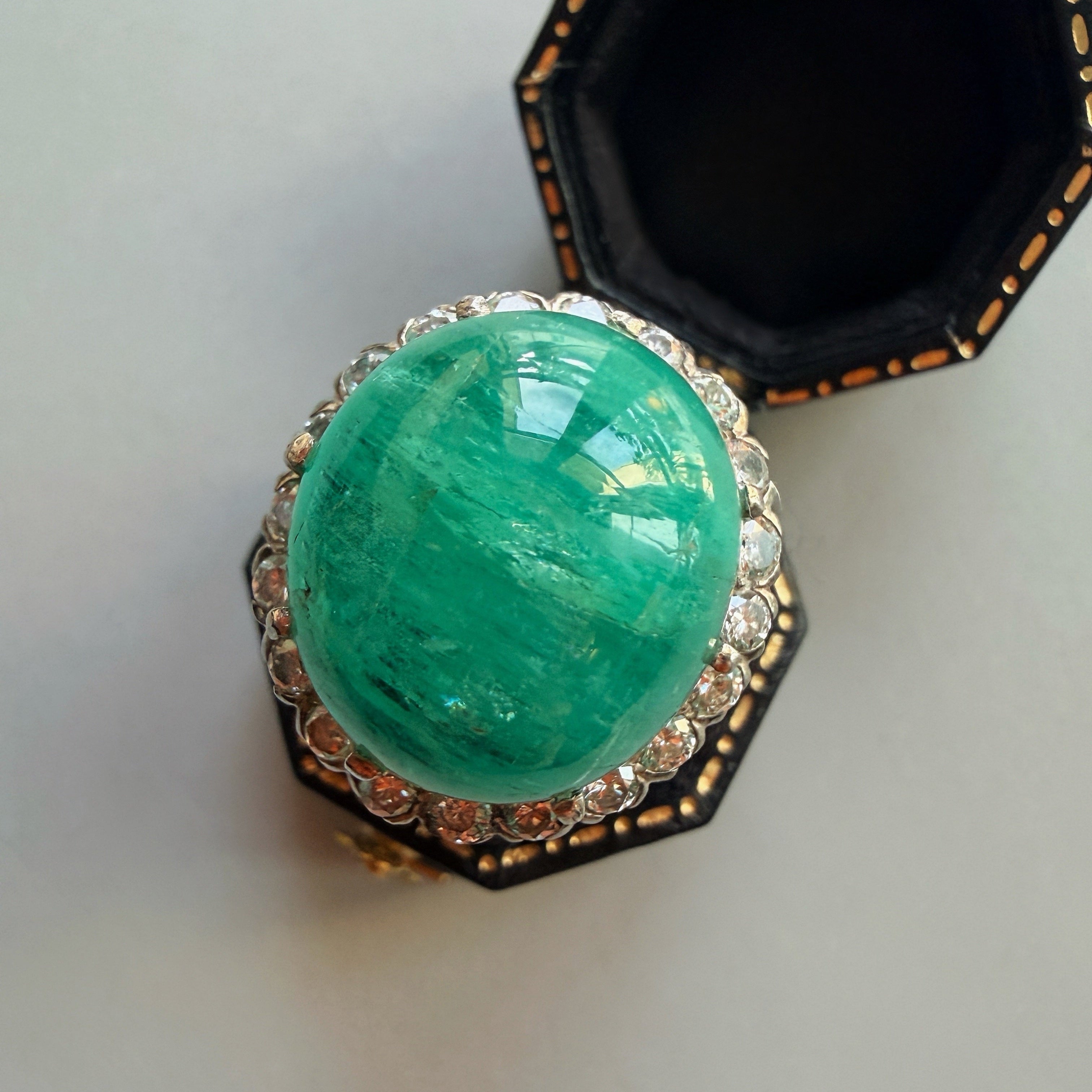 French vintage 18k white gold 19ct emerald diamond ring