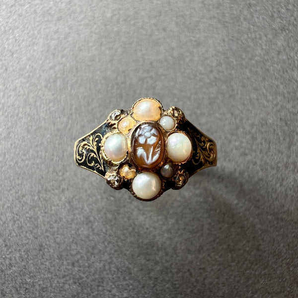 Georgian era 18K gold pansy cameo natural pearl diamond ring - Curiously timeless