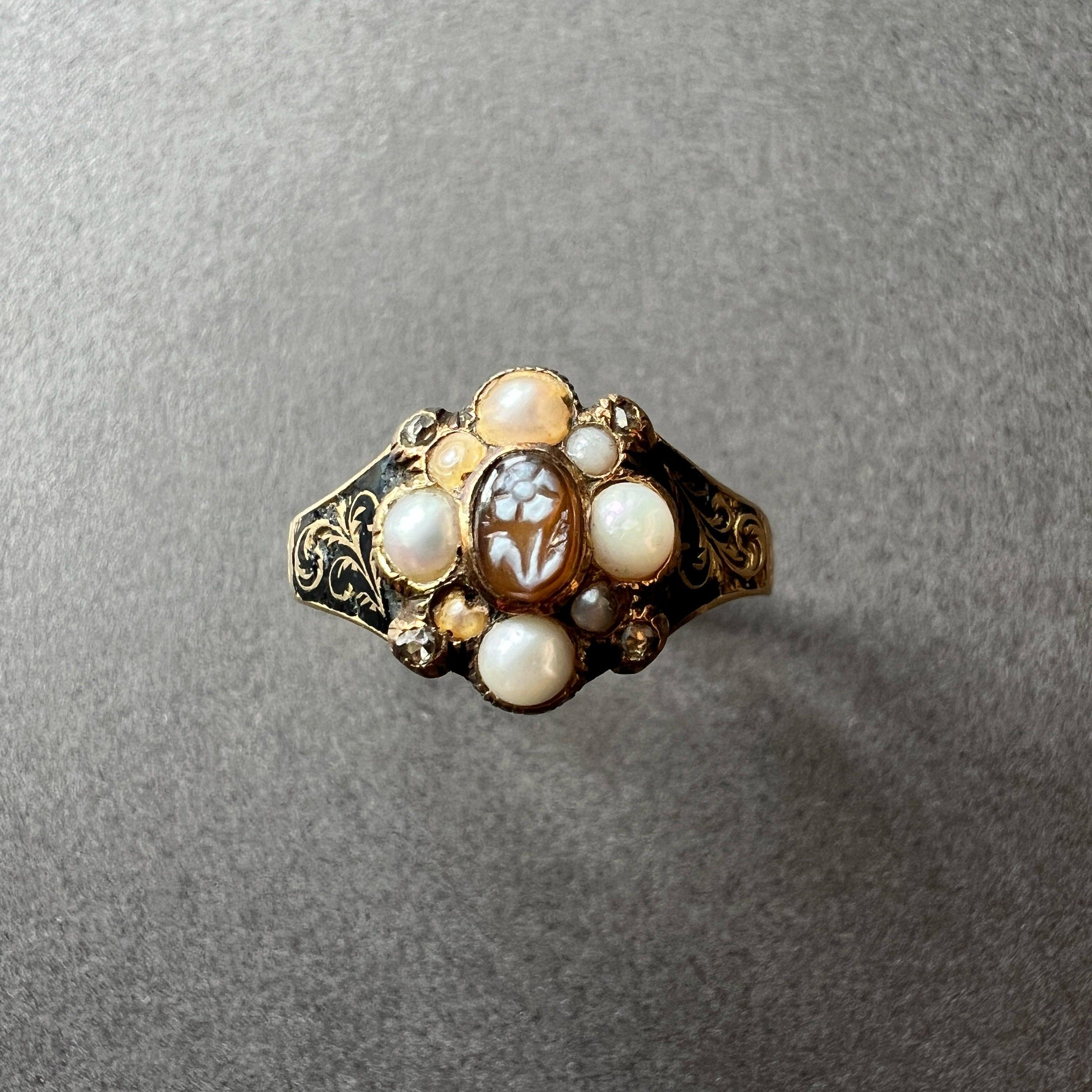 Georgian era 18K gold pansy cameo natural pearl diamond ring - Curiously timeless