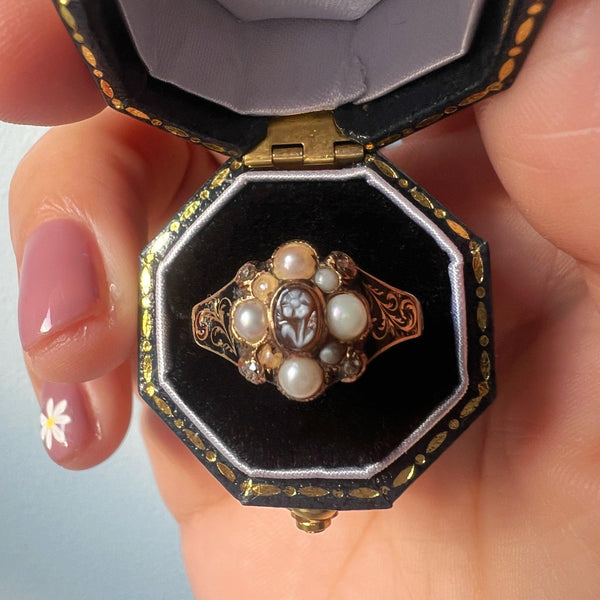 Georgian era 18K gold pansy cameo natural pearl diamond ring - Curiously timeless