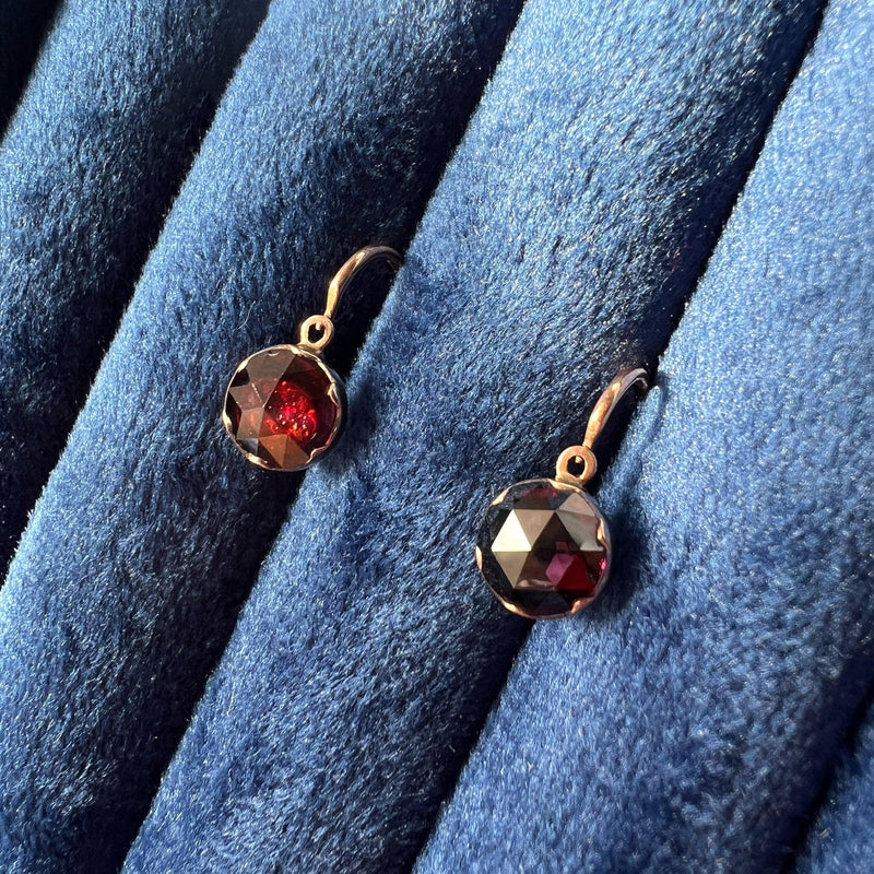 Victorian 18K gold Perpignan Garnet sleeper earrings - Curiously timeless