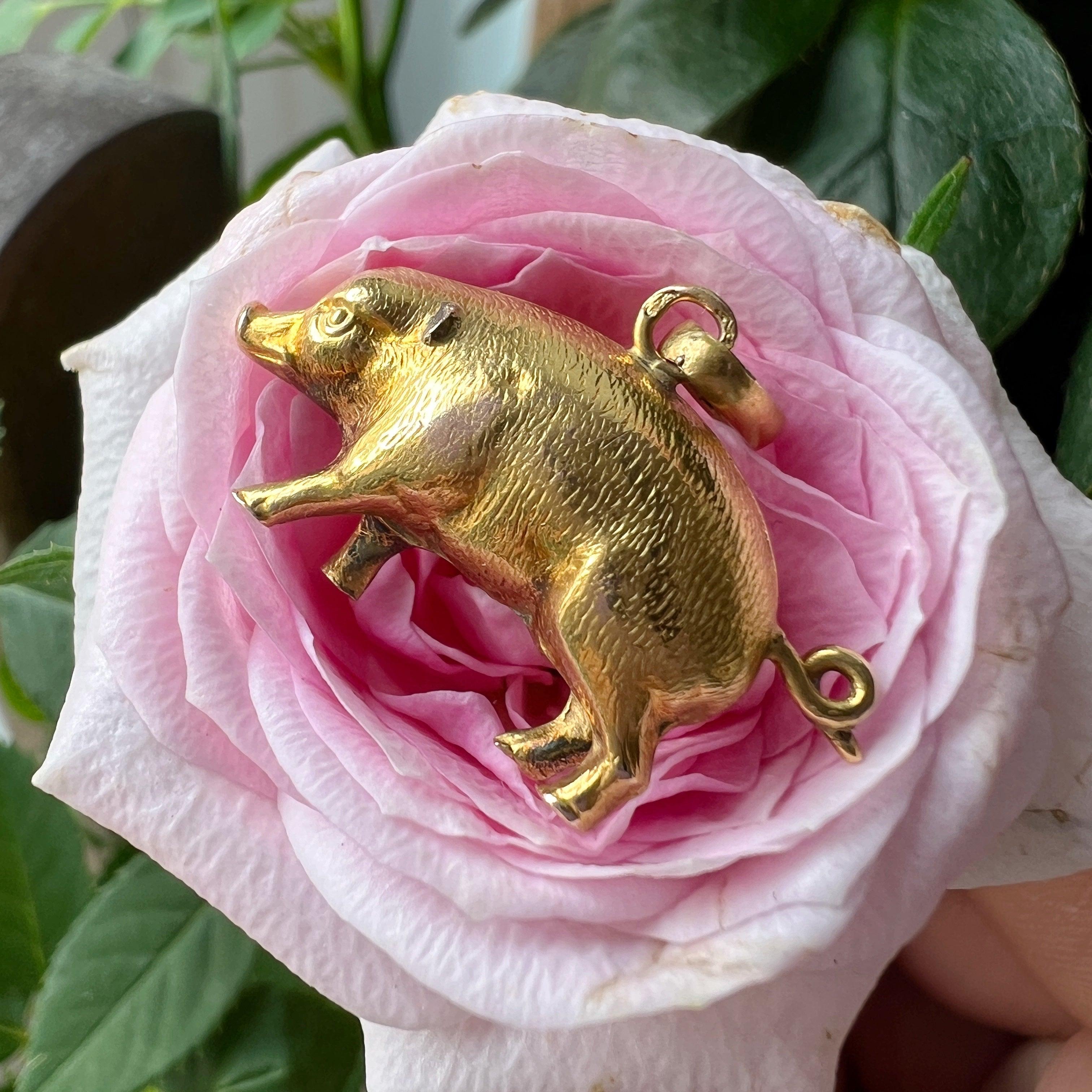 Antique 18K gold pig charm pendant - Curiously timeless