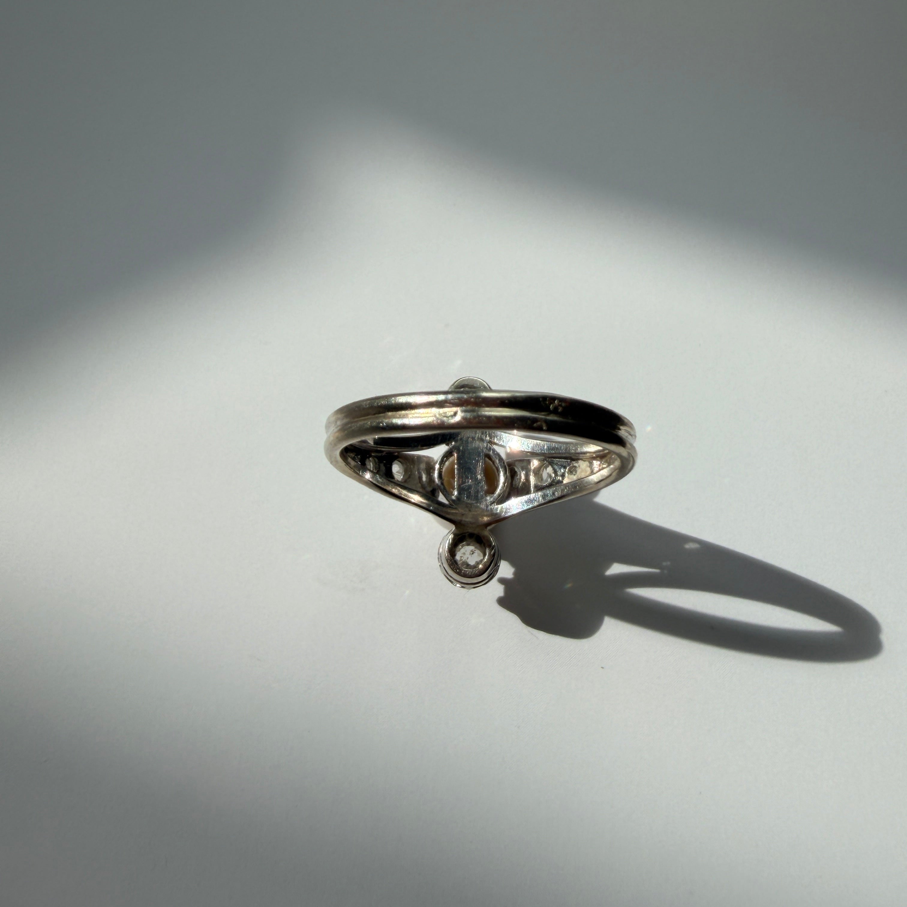 French vintage 18K white gold pearl diamond ring