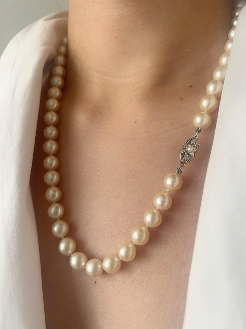 French Vintage 18K gold Akoya pearl necklace - Curiously timeless