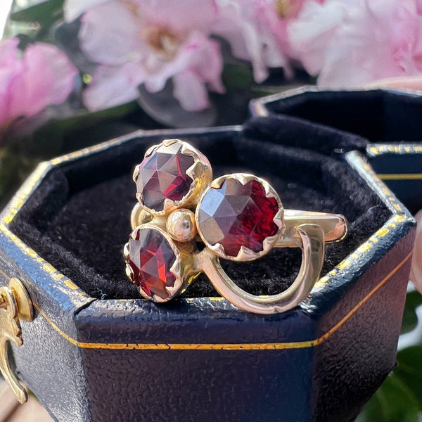 18K gold French Perpignan garnet clover ring – Curiously timeless