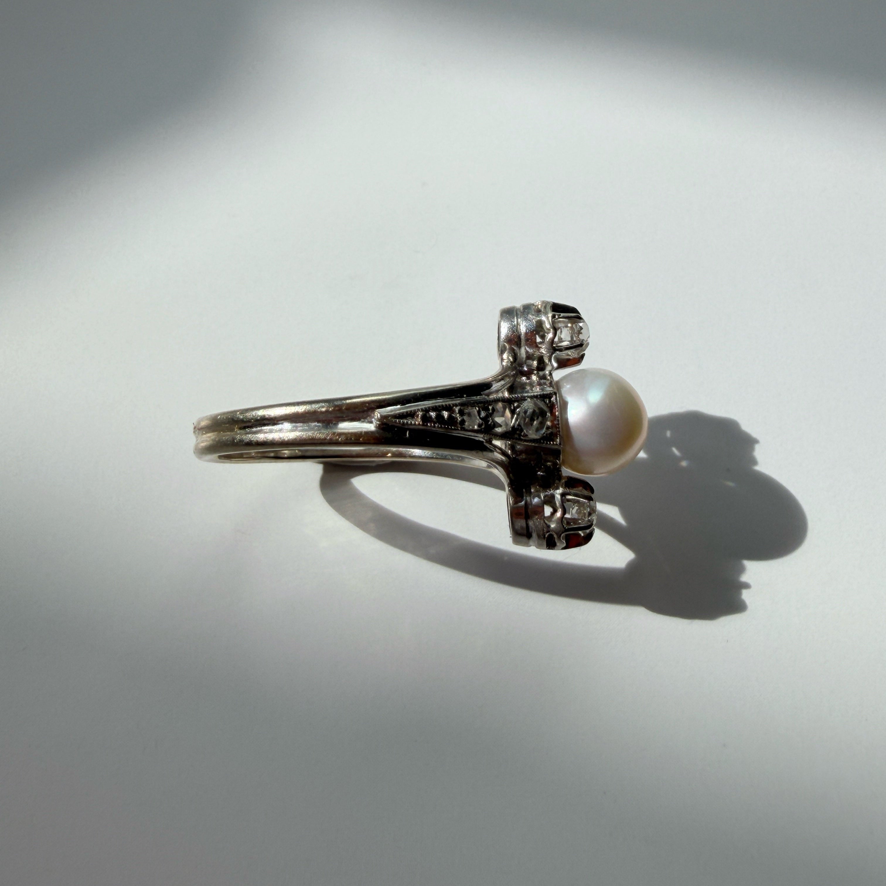 French vintage 18K white gold pearl diamond ring