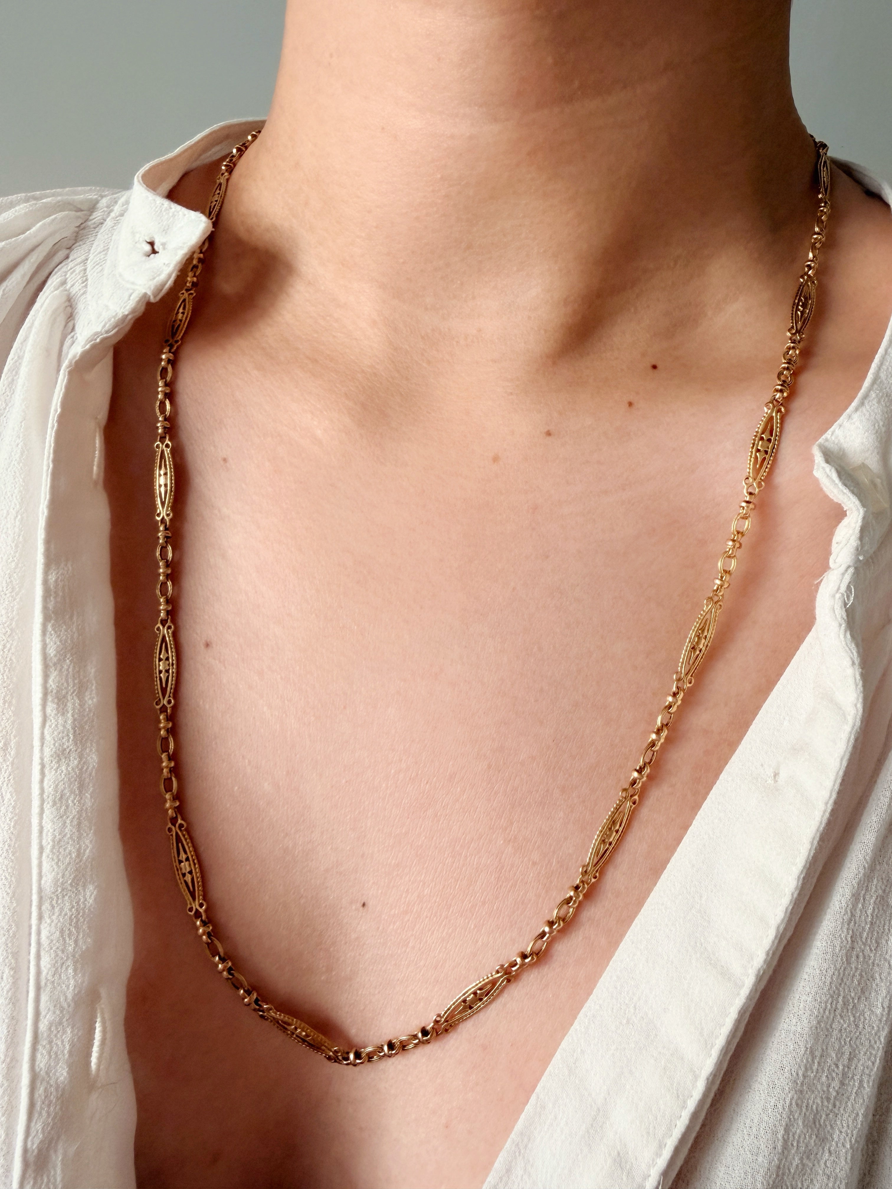 Victorian era 18K gold yellow gold link chain necklace