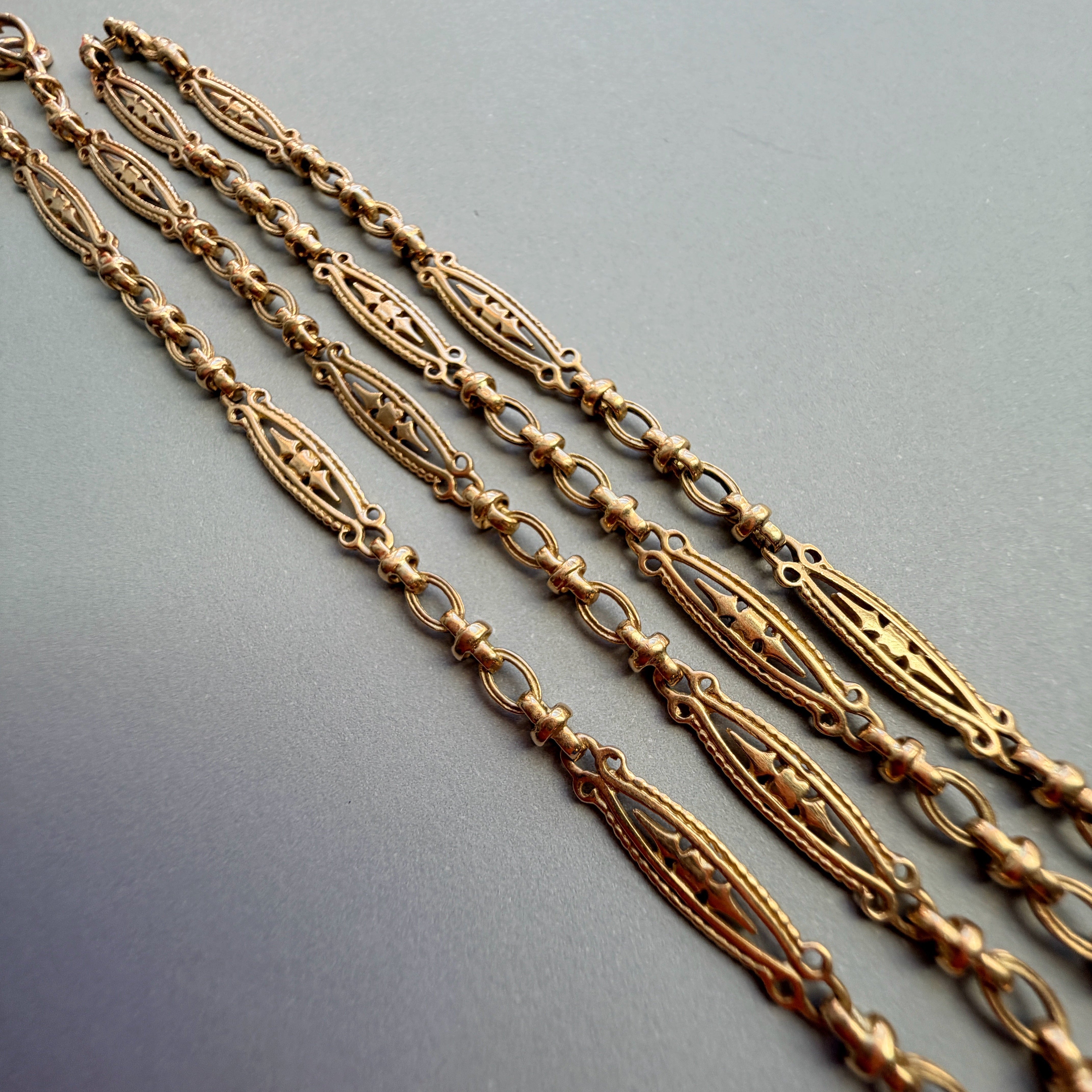 Victorian era 18K gold yellow gold link chain necklace