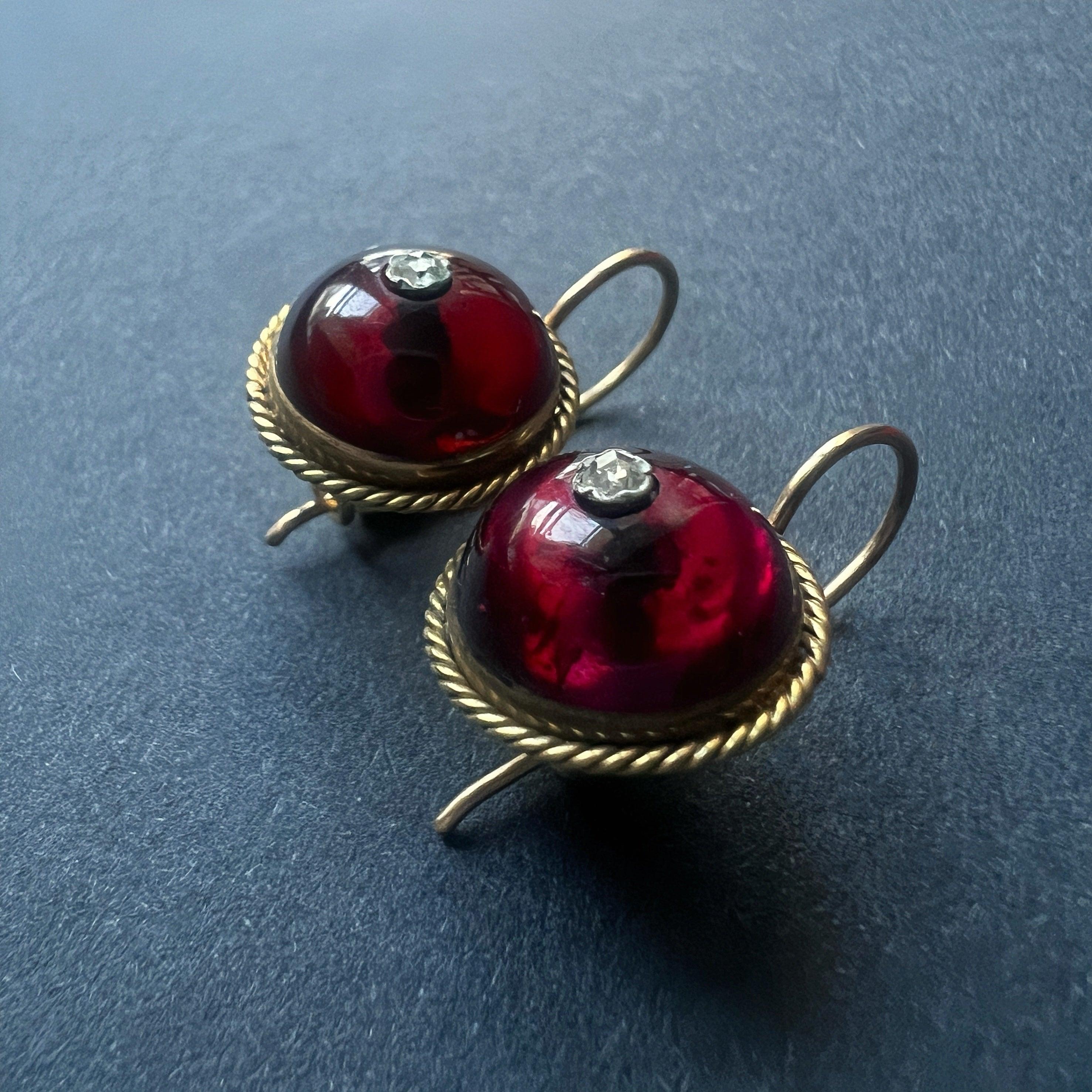 Victorian era 18K gold garnet cabochon diamond earrings - Curiously timeless