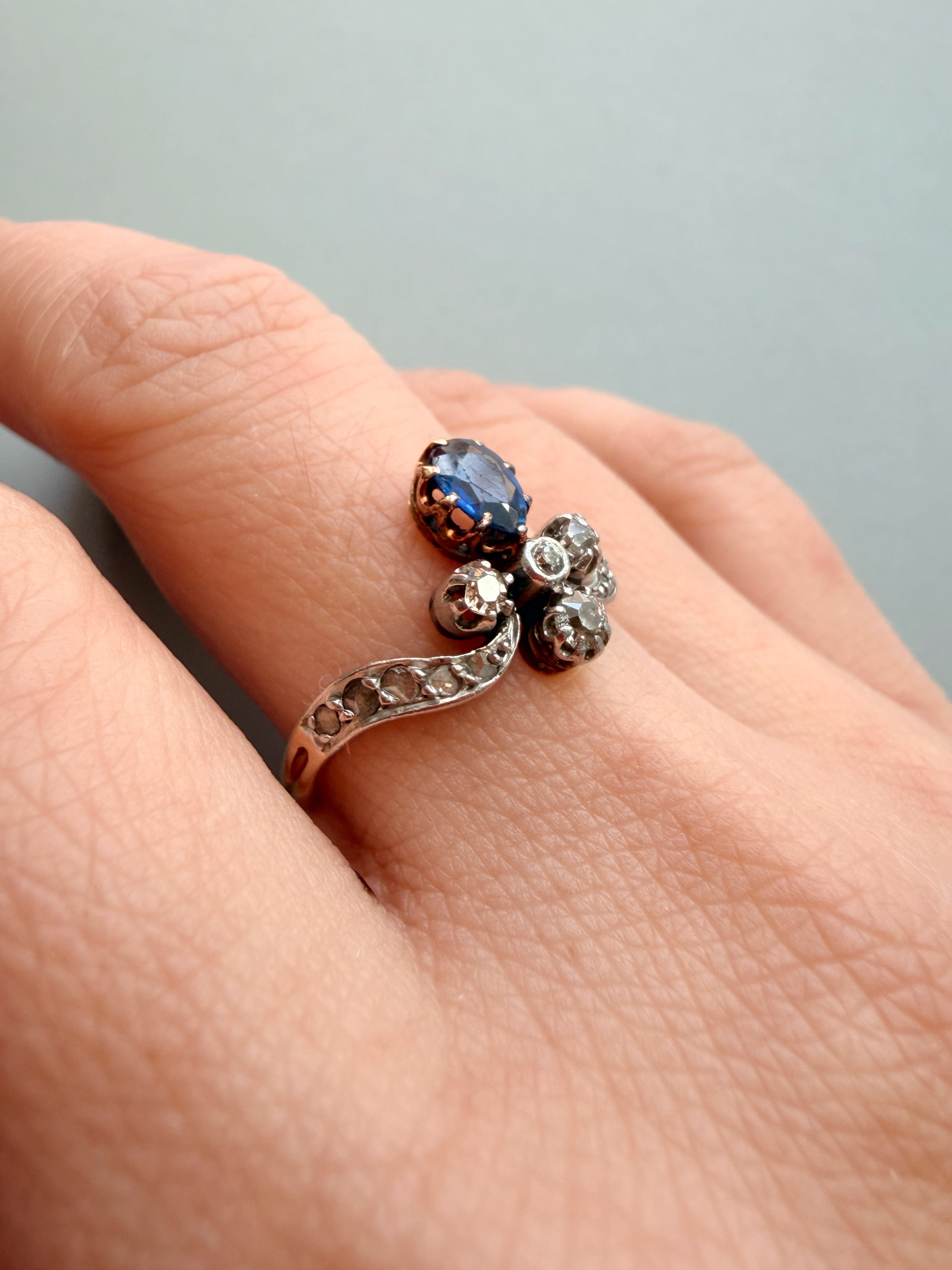 Victorian era 18K gold blue sapphire diamond duchess ring