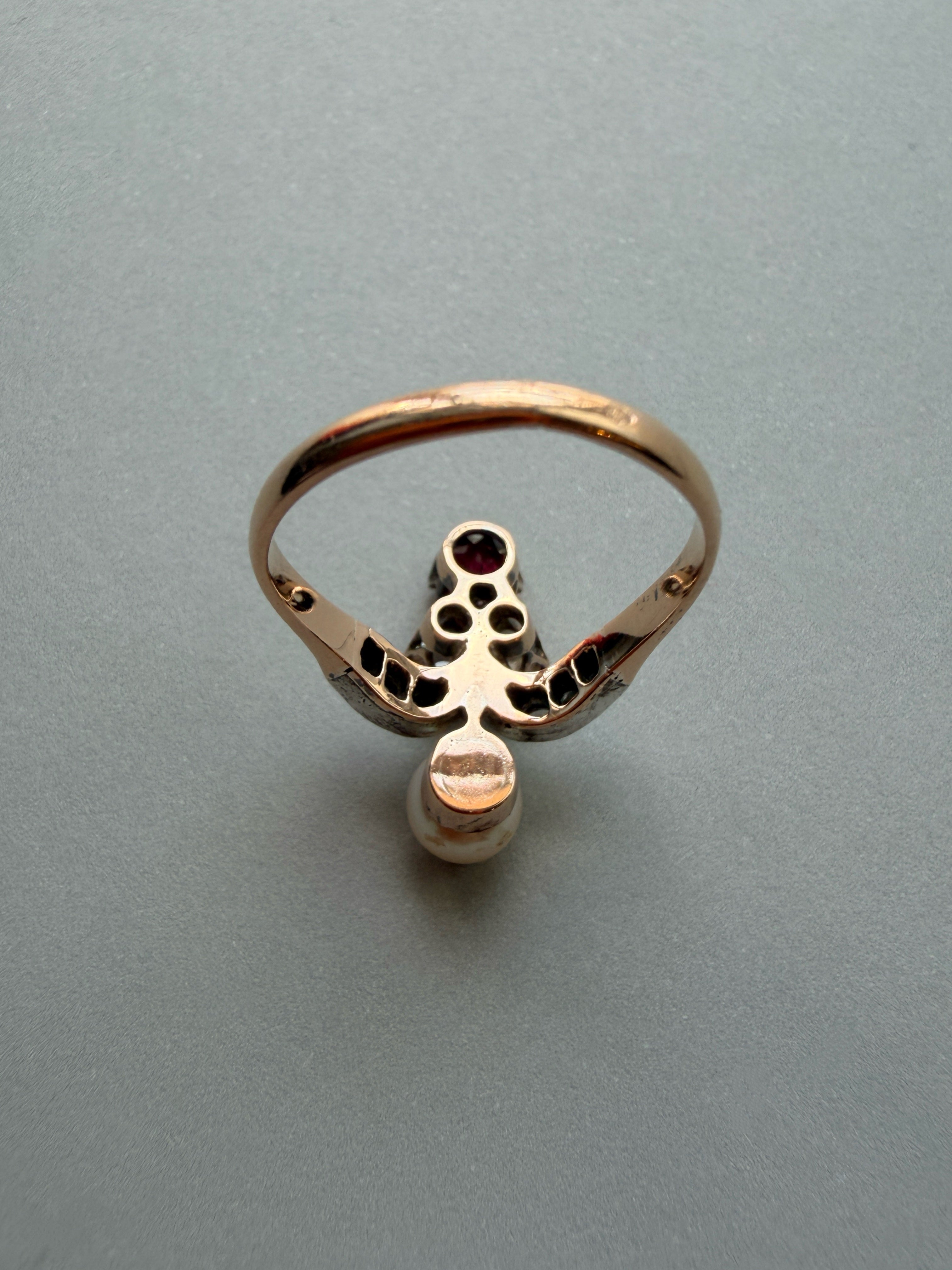 Victorian era 18K gold ruby pearl diamond duchess ring