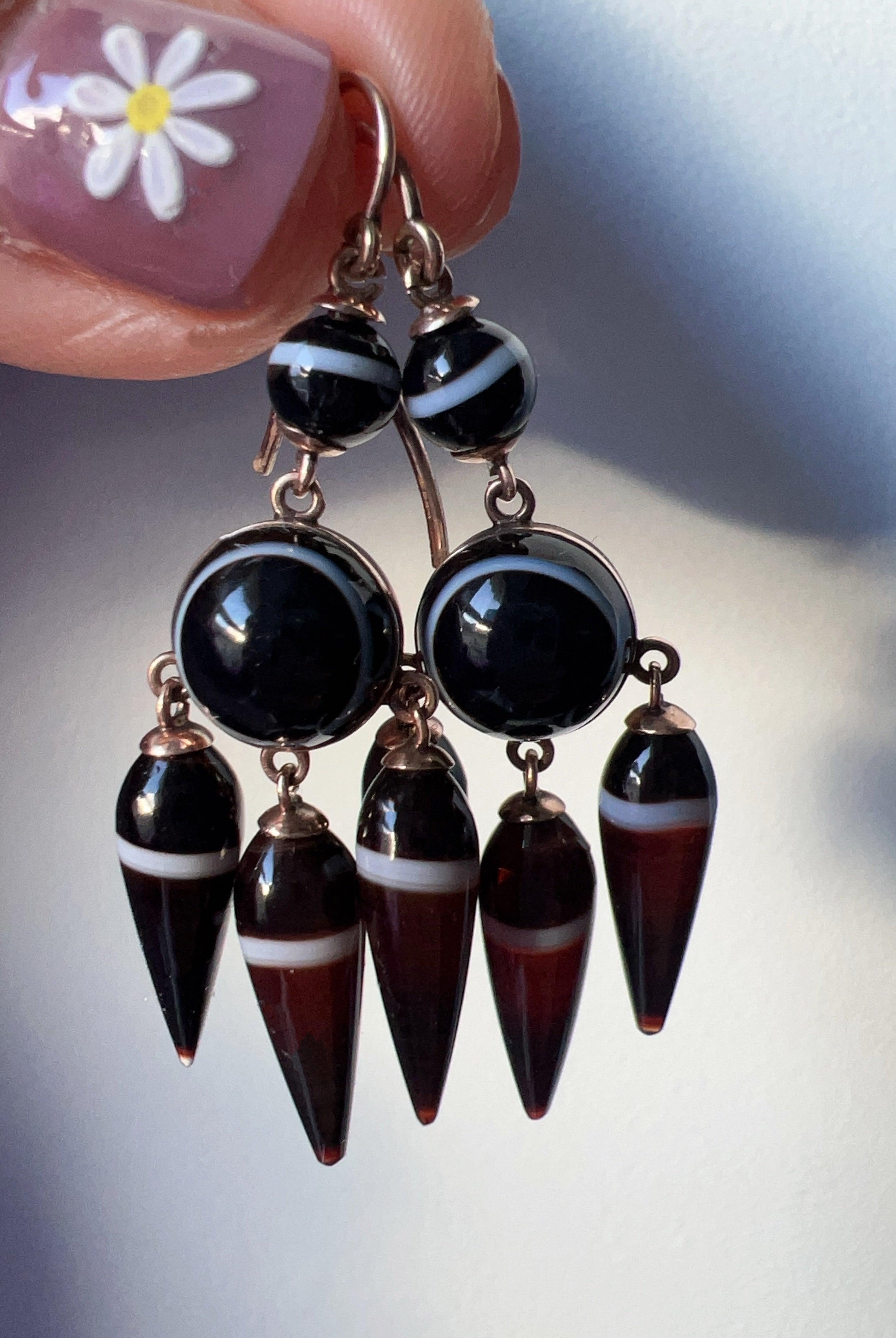 Victorian 14K gold Etruscan Revival Banded Agate Drop Earrings - Curiously timeless