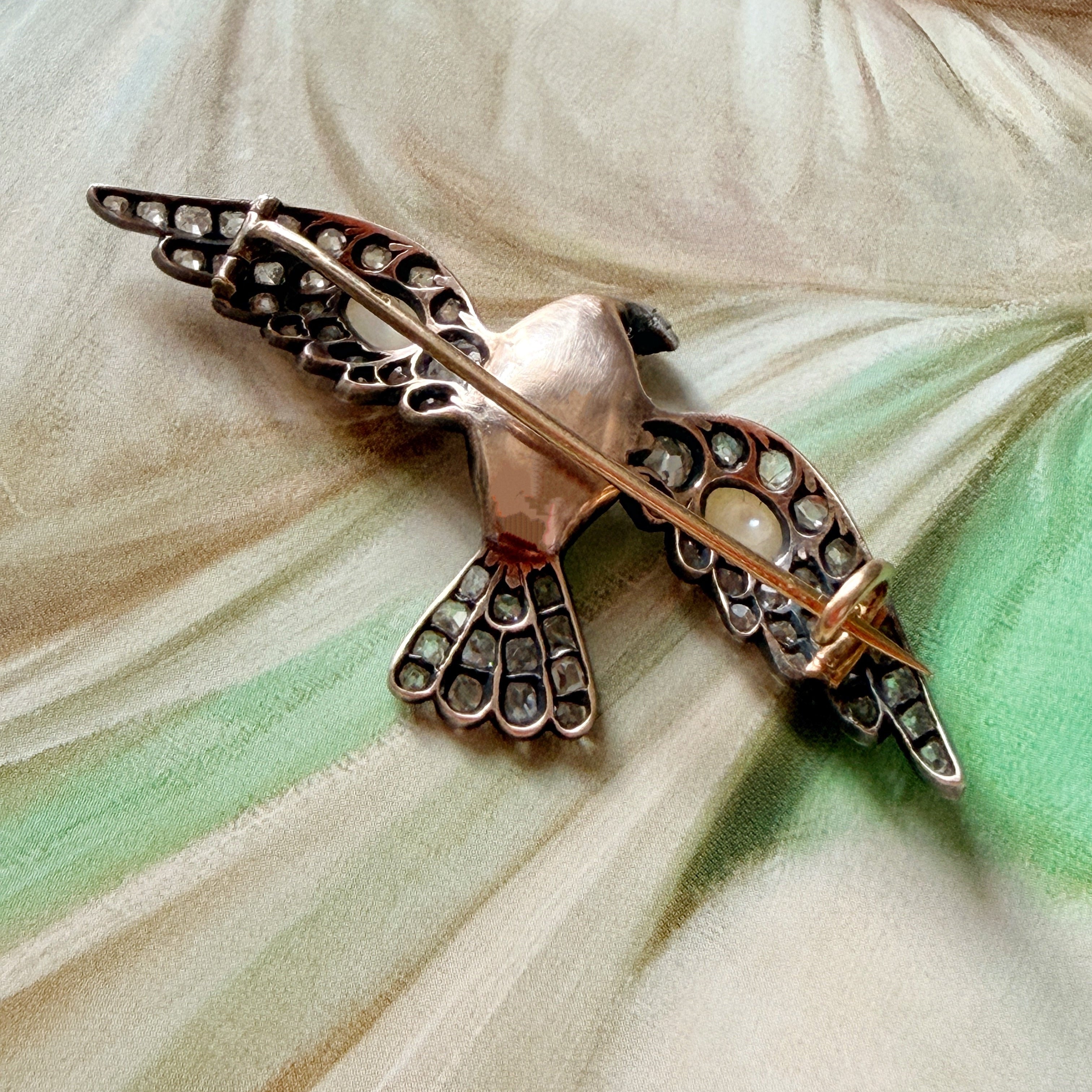 Victorian era 18K yellow gold diamond natural pearl bird brooch