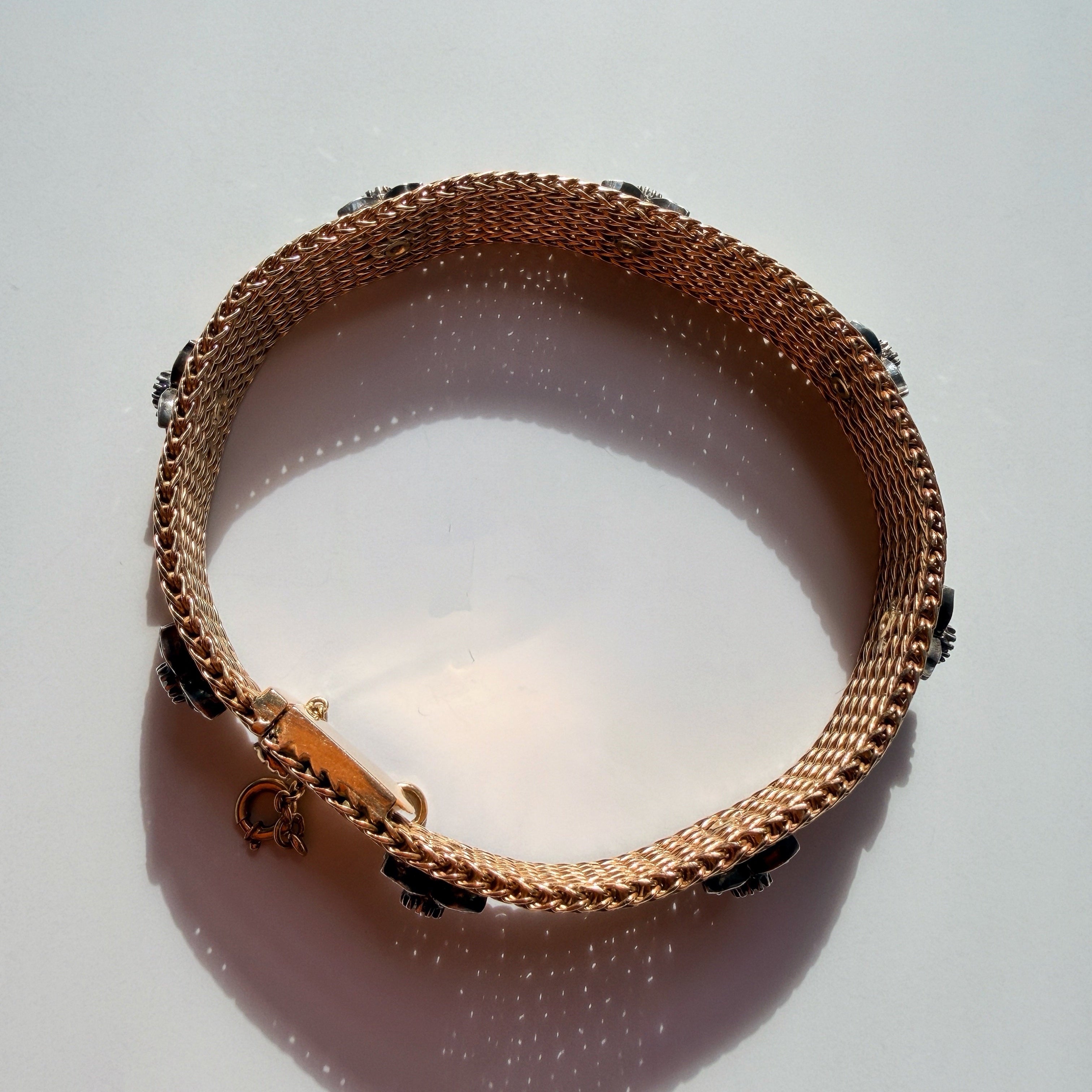 Vintage 18K yellow gold woven gold bracelet with diamond flowers
