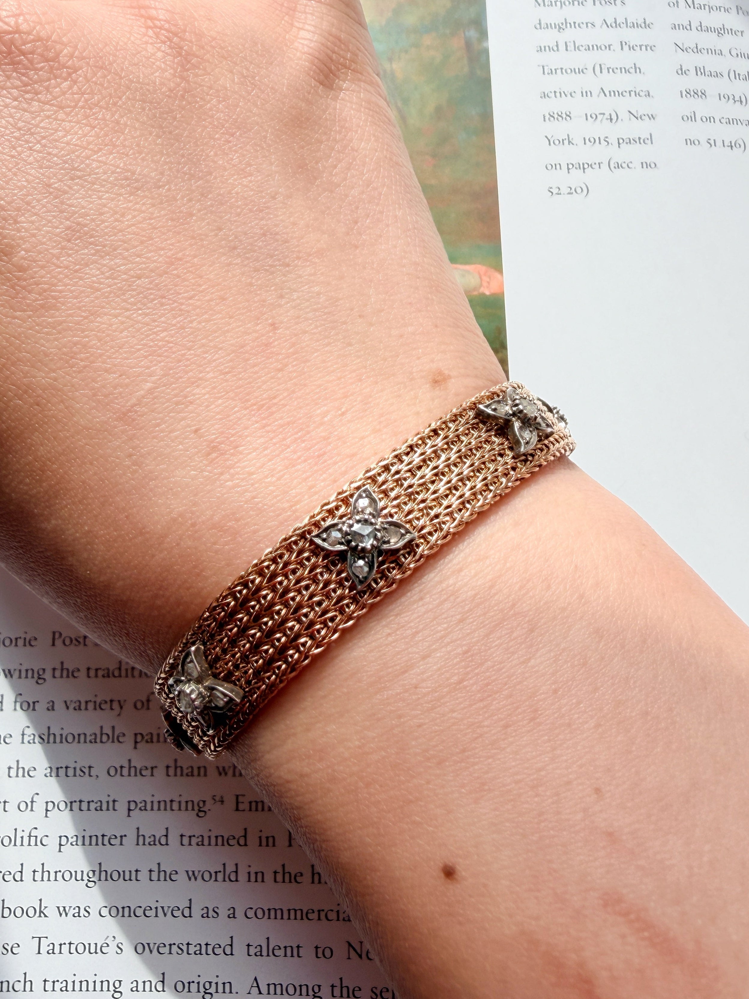Vintage 18K yellow gold woven gold bracelet with diamond flowers