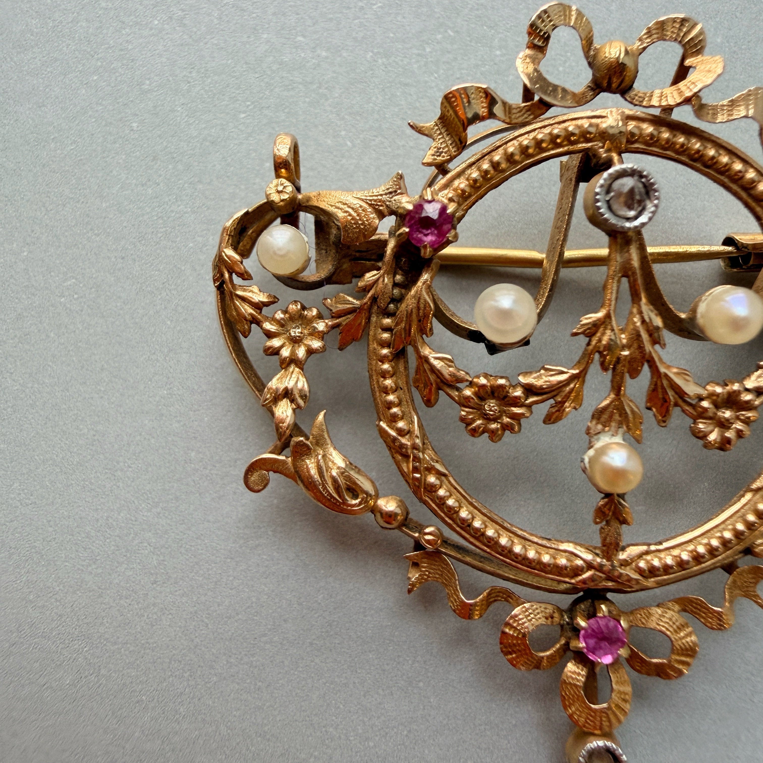 French art nouveau era 18K gold pearl ruby diamond pendant brooch