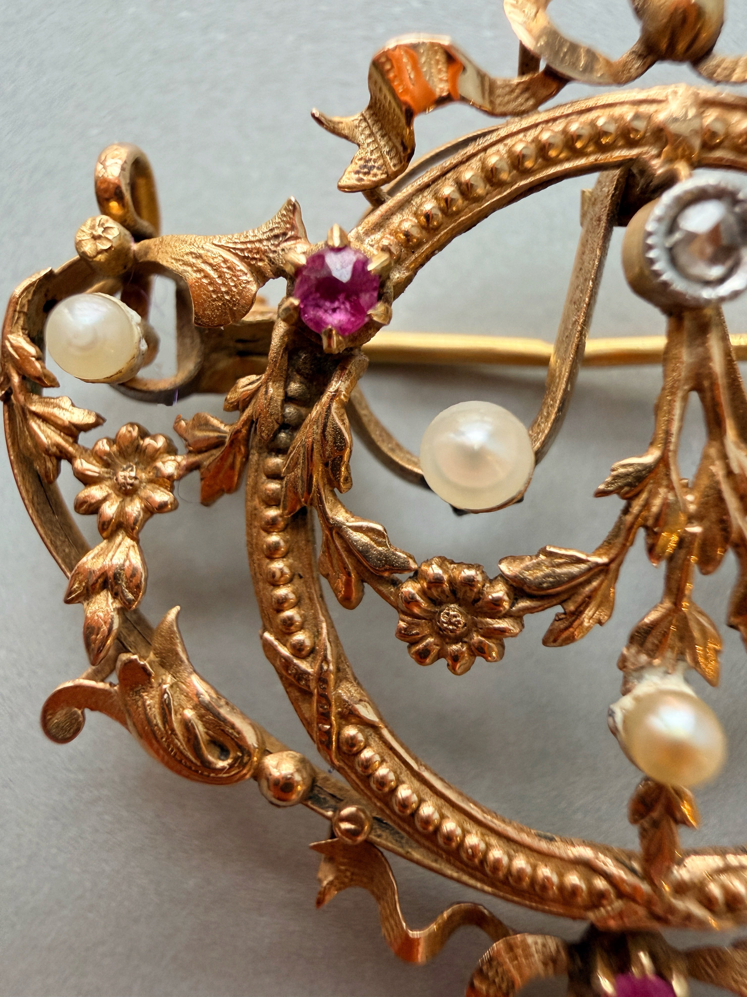 French art nouveau era 18K gold pearl ruby diamond pendant brooch