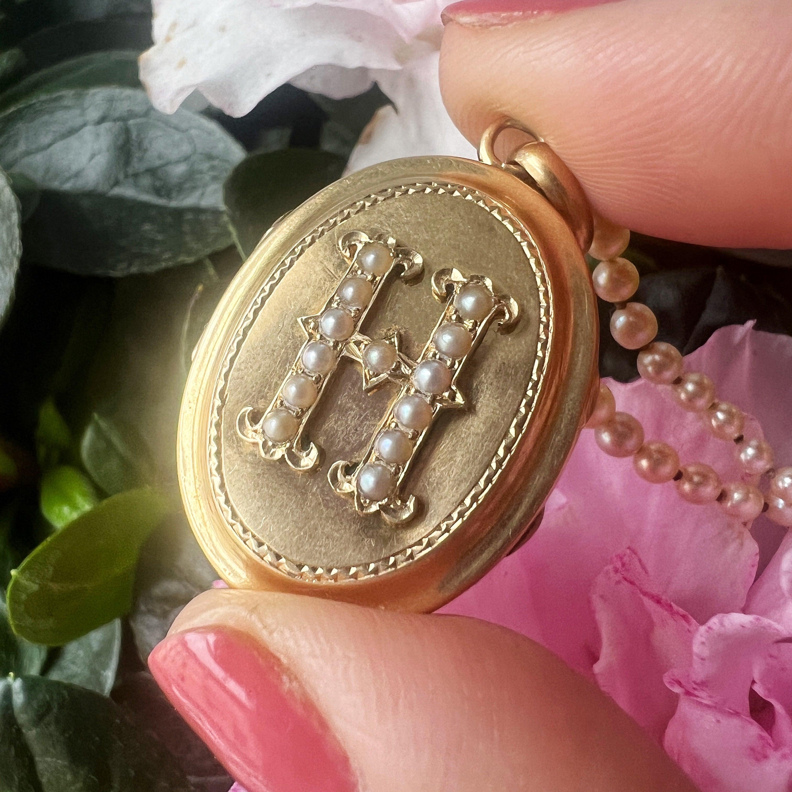 Antique 18K gold natural pearls « H » monogram locket pendant - Curiously timeless