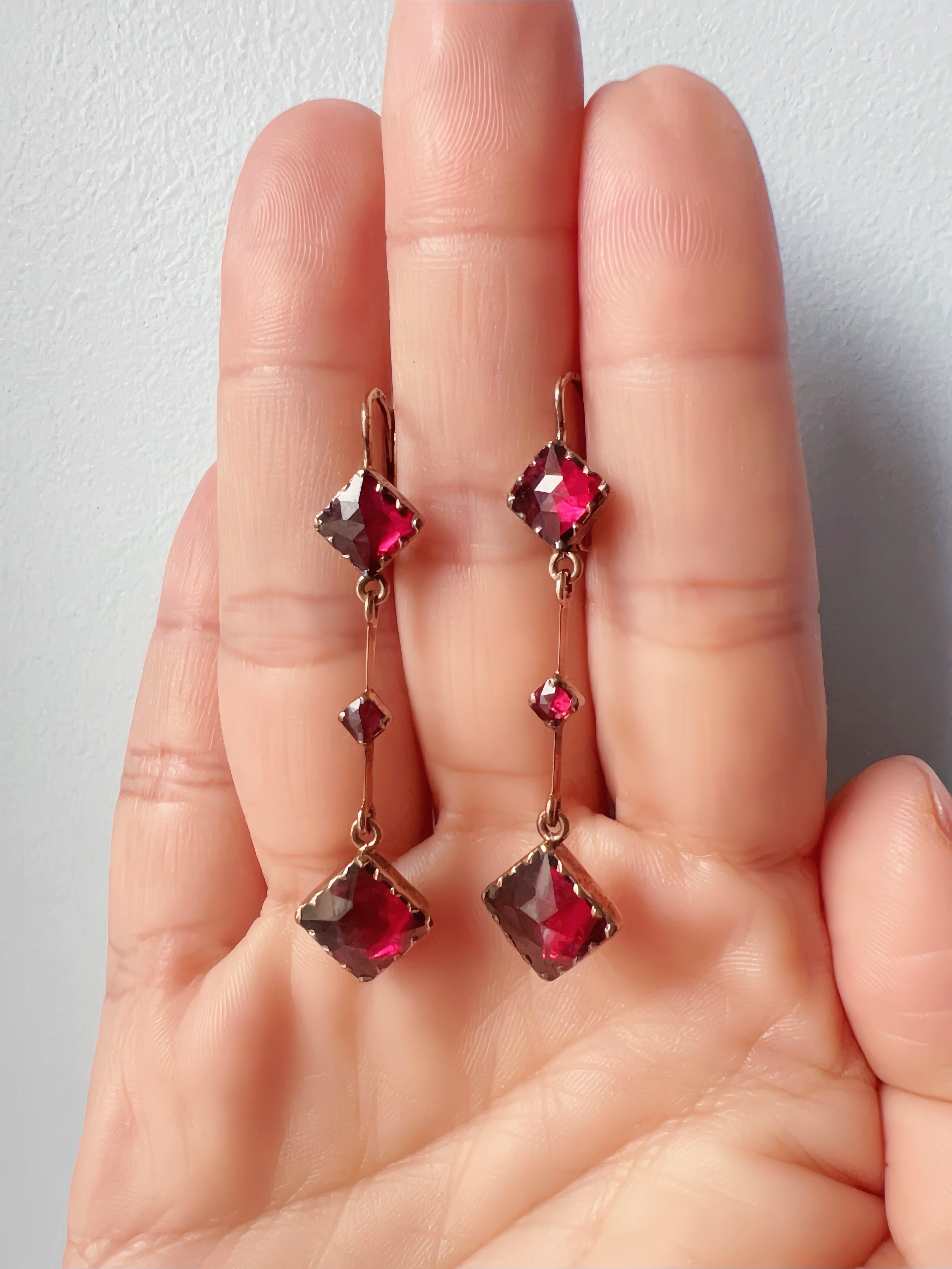 Victorian 18K gold French Perpignan garnet earrings - Curiously timeless