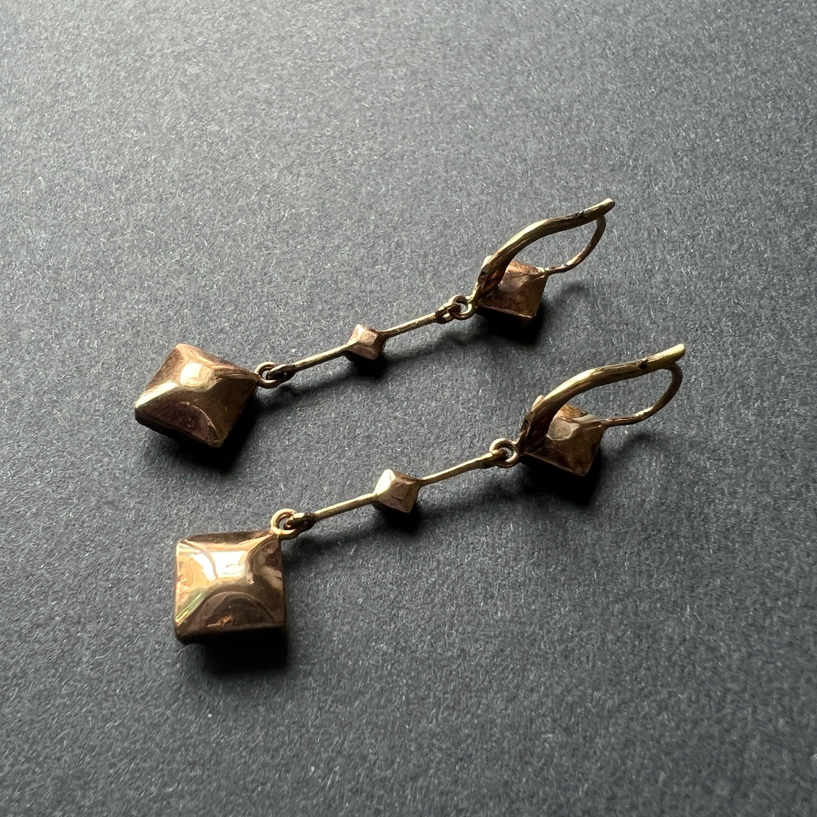 Victorian 18K gold French Perpignan garnet earrings - Curiously timeless