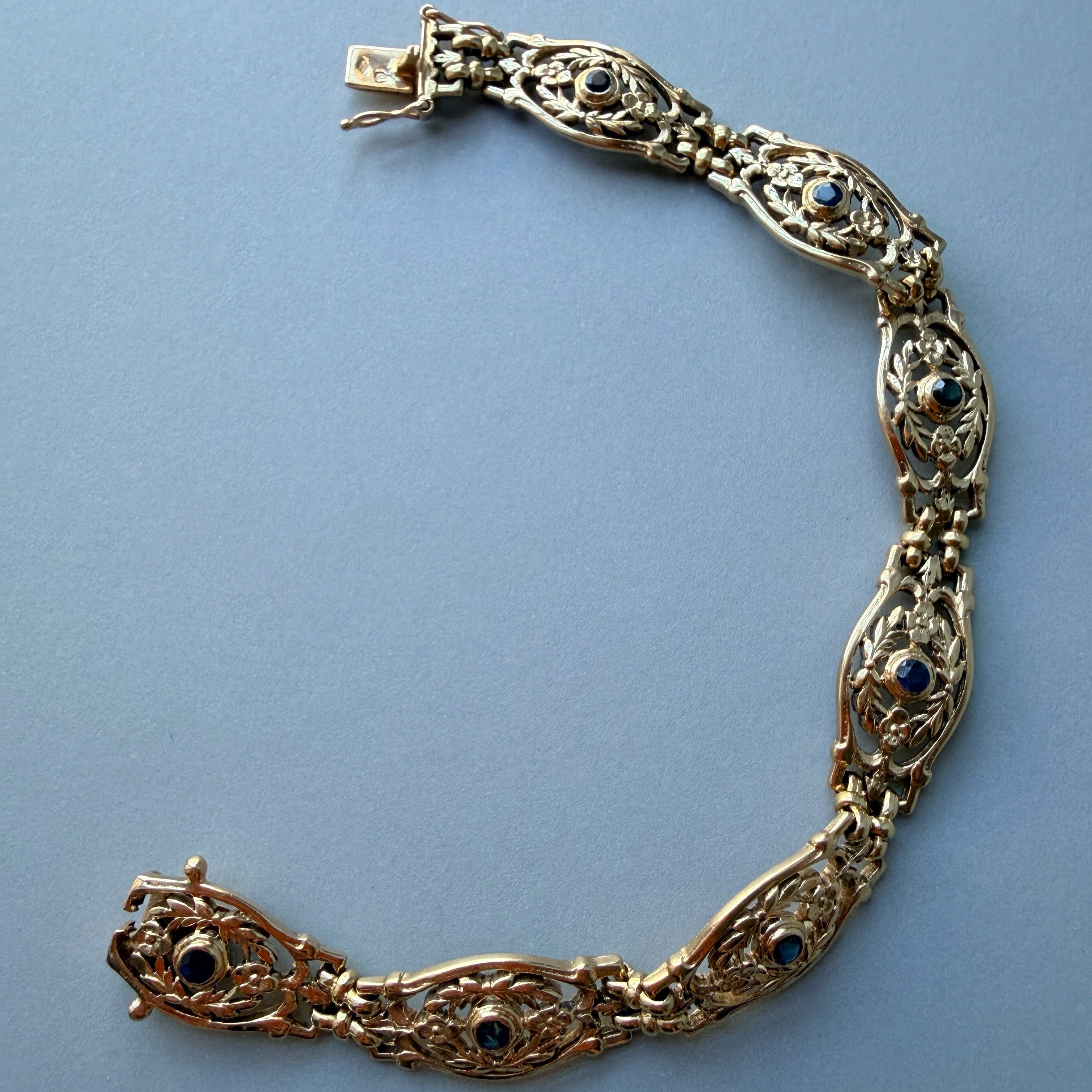 French Art nouveau era 18K gold blue sapphire bracelet
