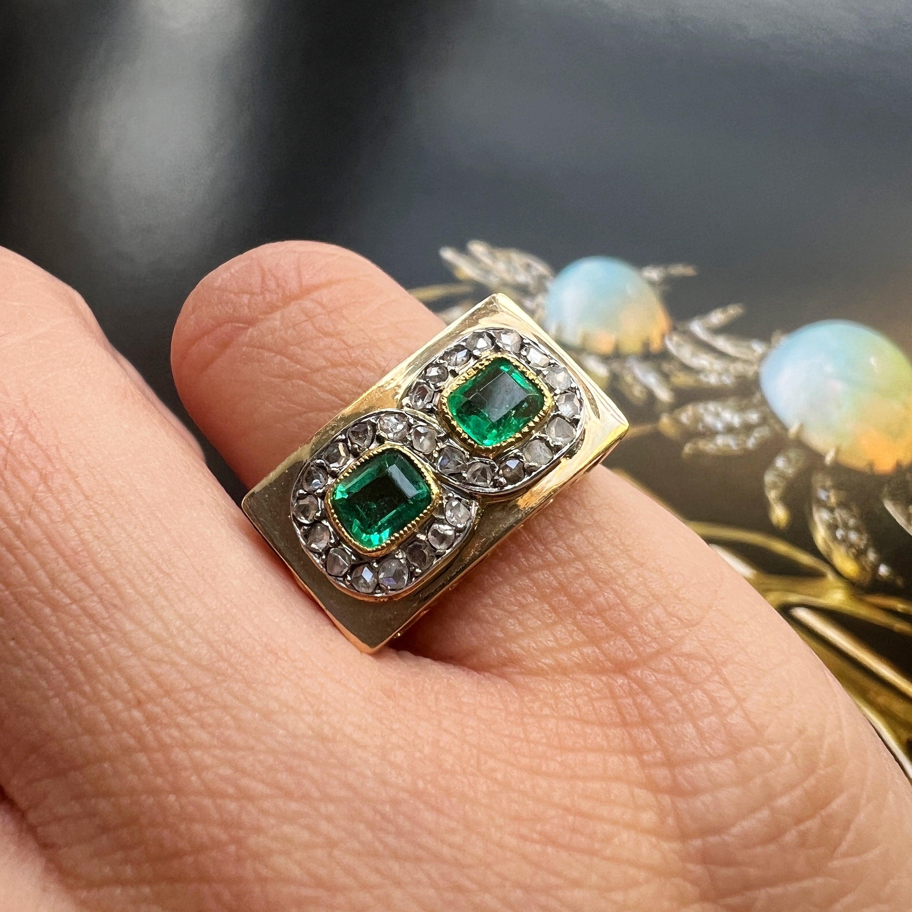 Retro 18K gold emerald and diamond French tank ring - Curiously timeless