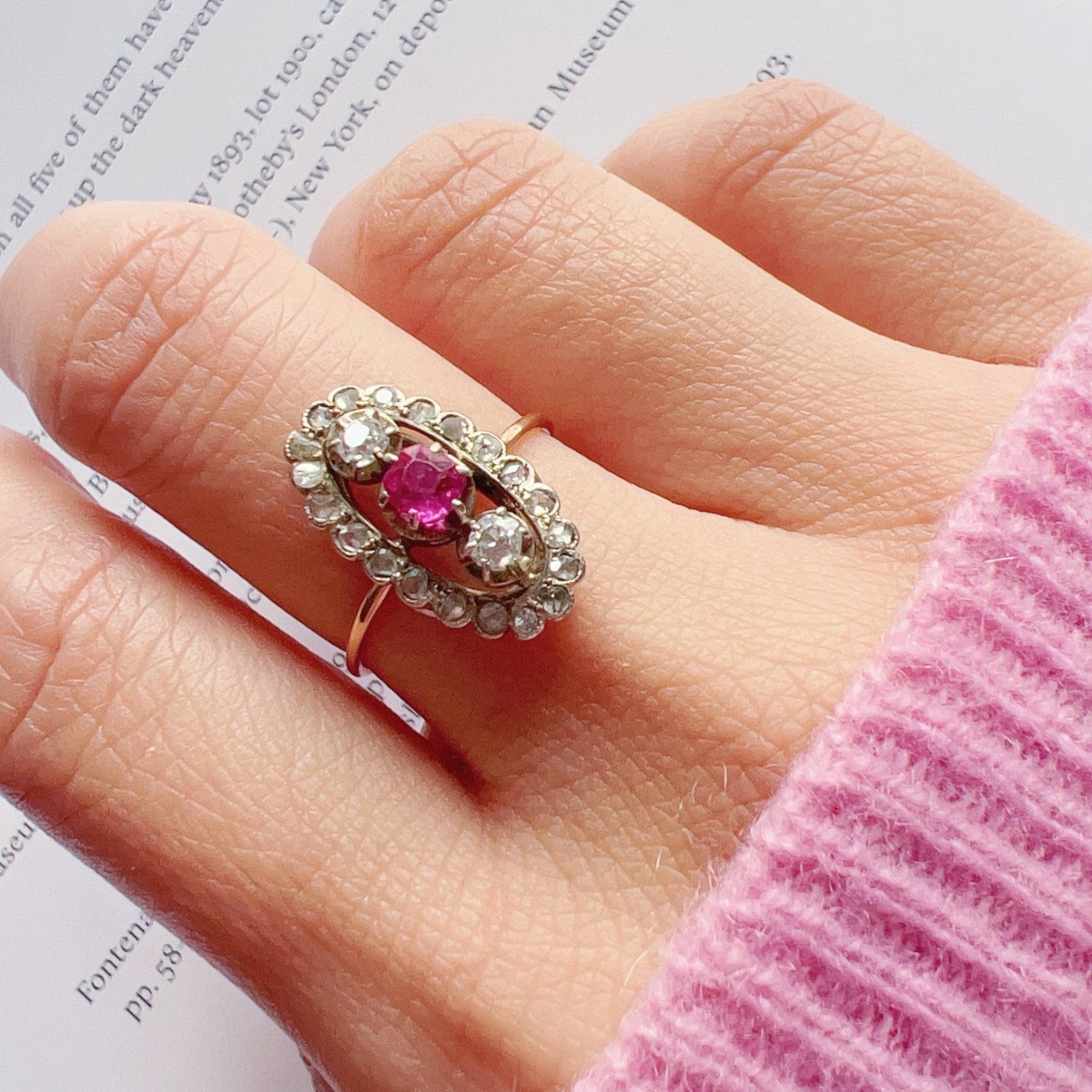 Antique Pink Sapphire and Diamonds ring, 18K Gold and Platinum - Curiously timeless