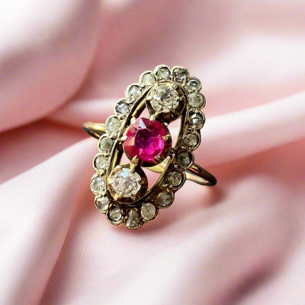 Antique Pink Sapphire and Diamonds ring, 18K Gold and Platinum - Curiously timeless