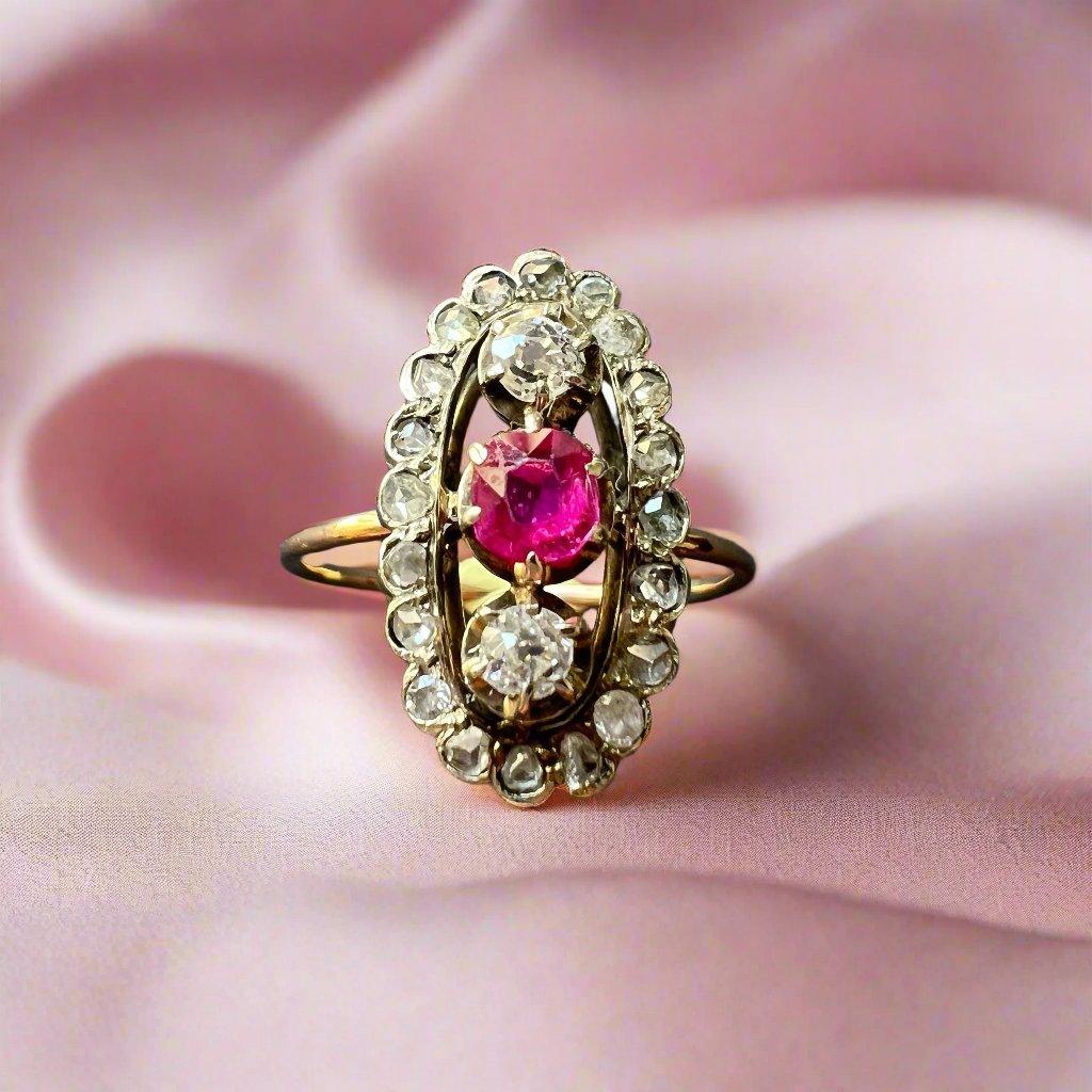 Antique Pink Sapphire and Diamonds ring, 18K Gold and Platinum - Curiously timeless