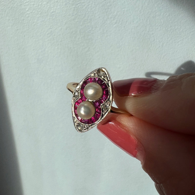 Art Deco era 18K gold pearl ruby diamond ringArt Deco era 18K gold pearl ruby diamond ring