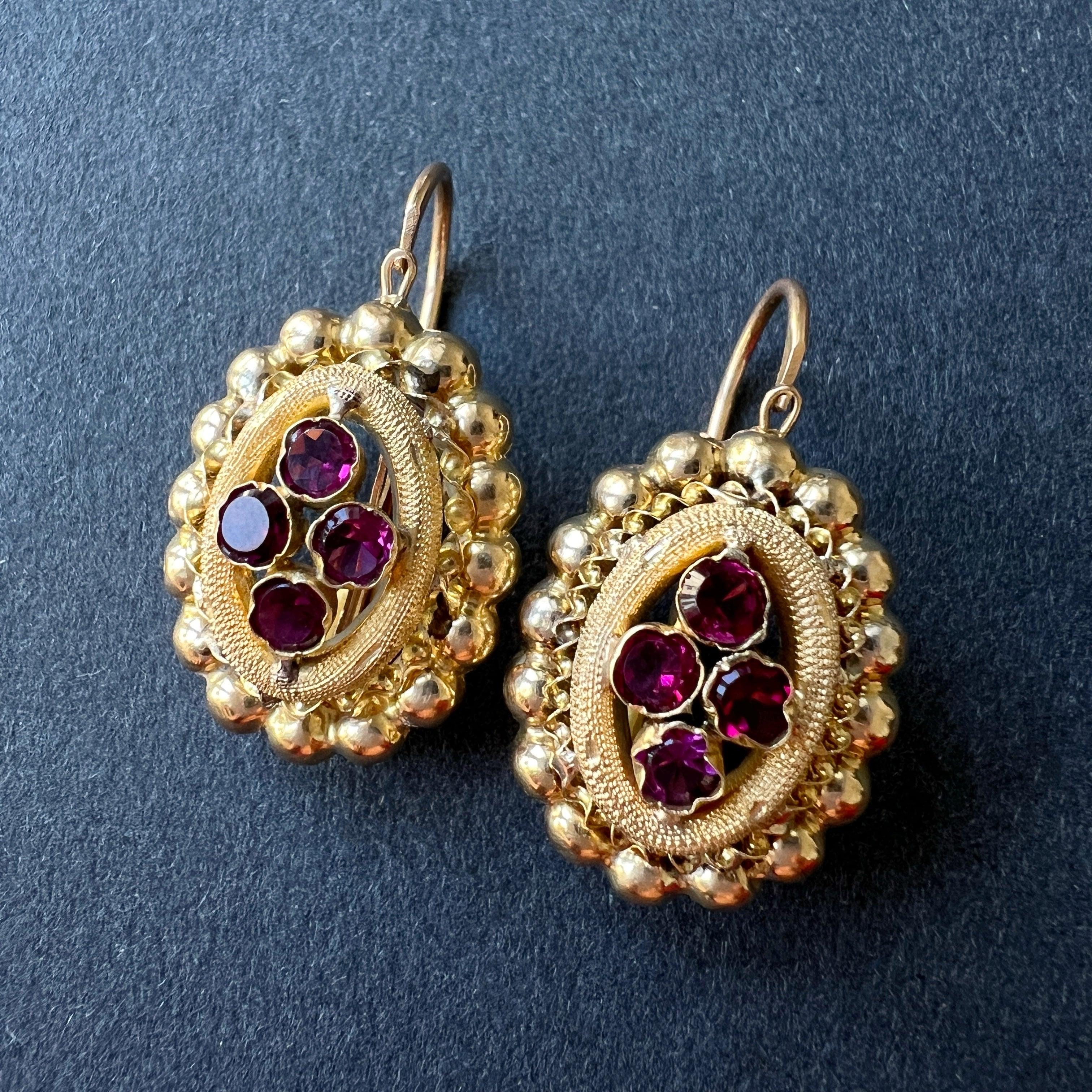 Victorian era 18K gold flat cut garnet earrings - Curiously timeless