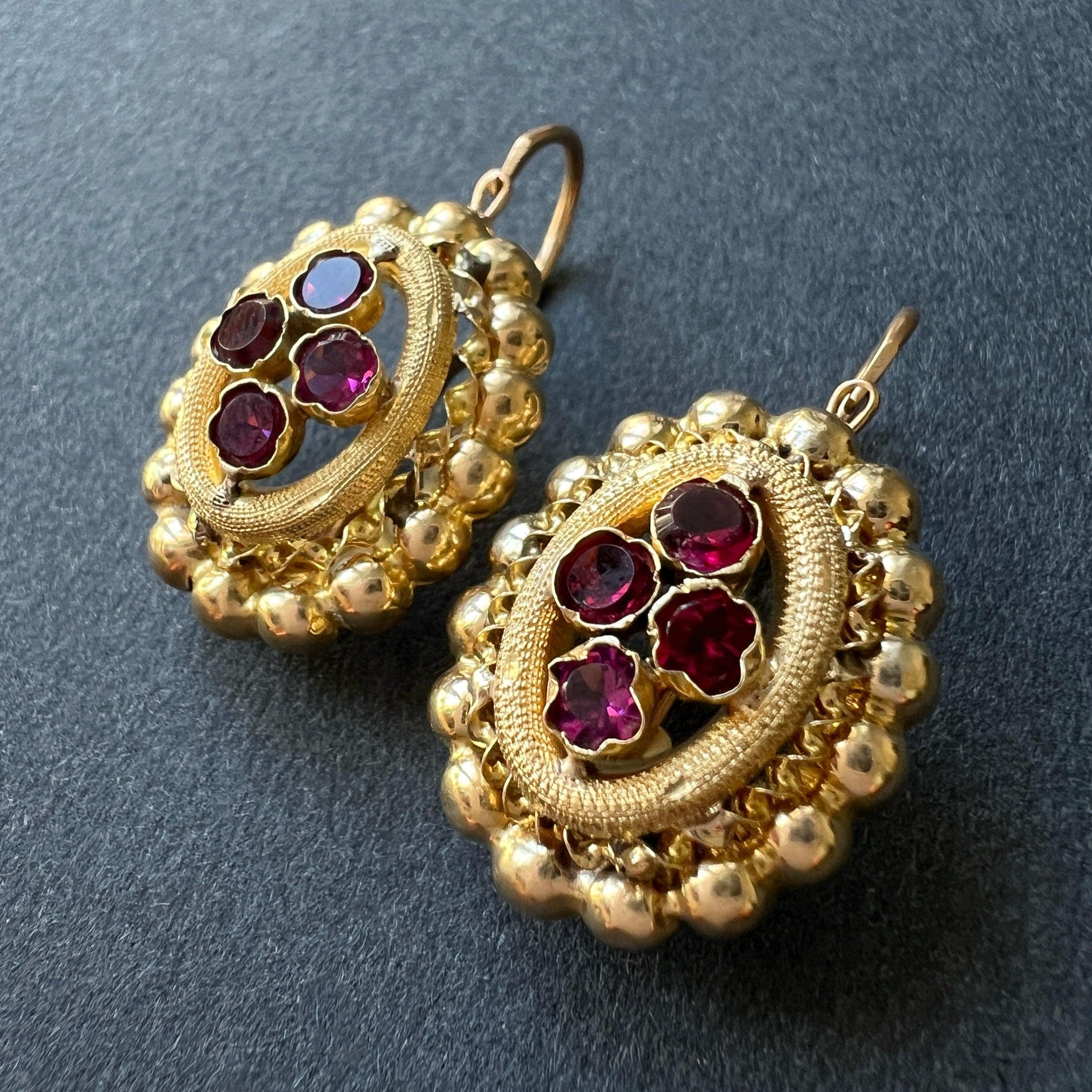 Victorian era 18K gold flat cut garnet earrings - Curiously timeless