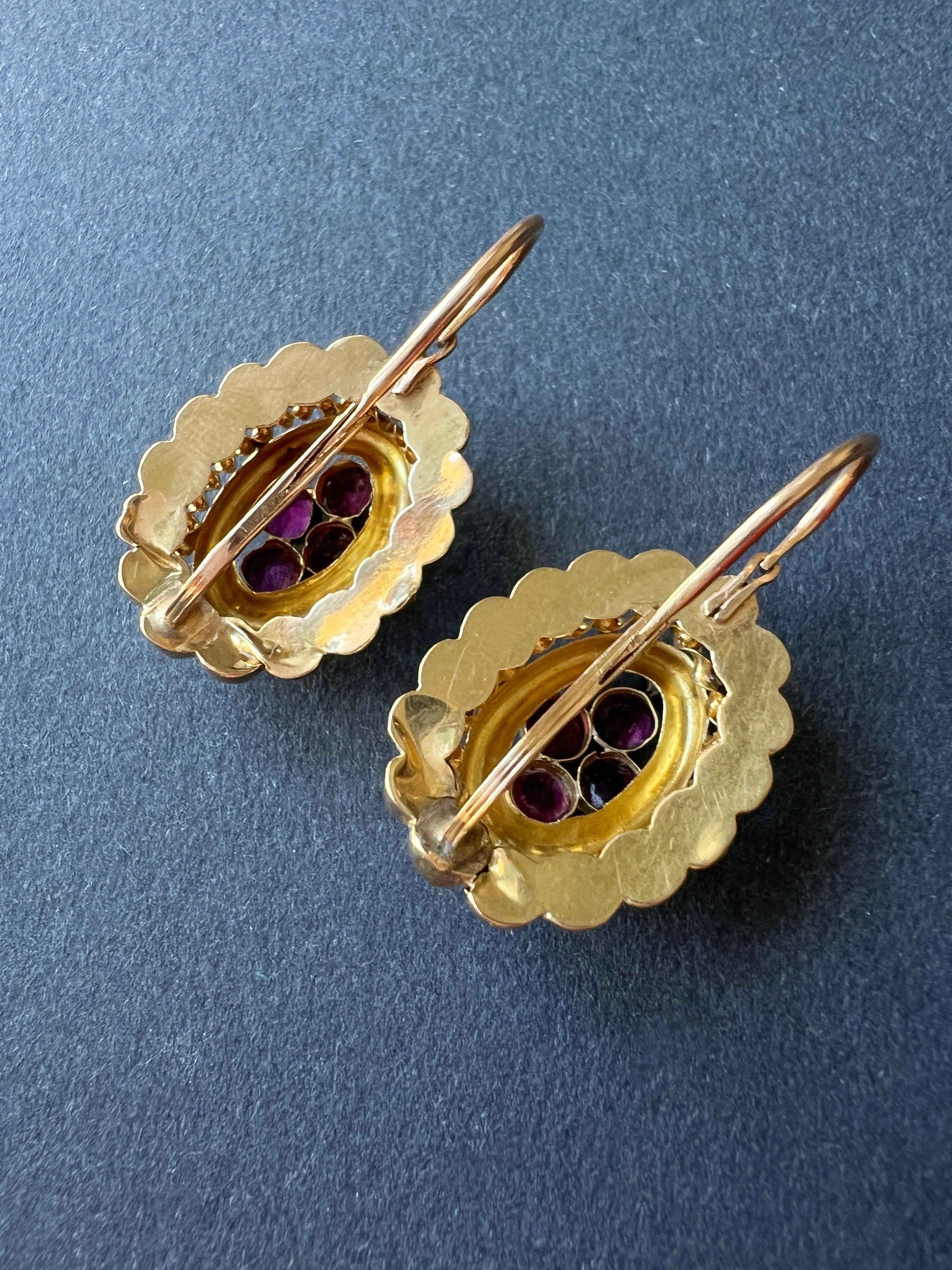 Victorian era 18K gold flat cut garnet earrings - Curiously timeless