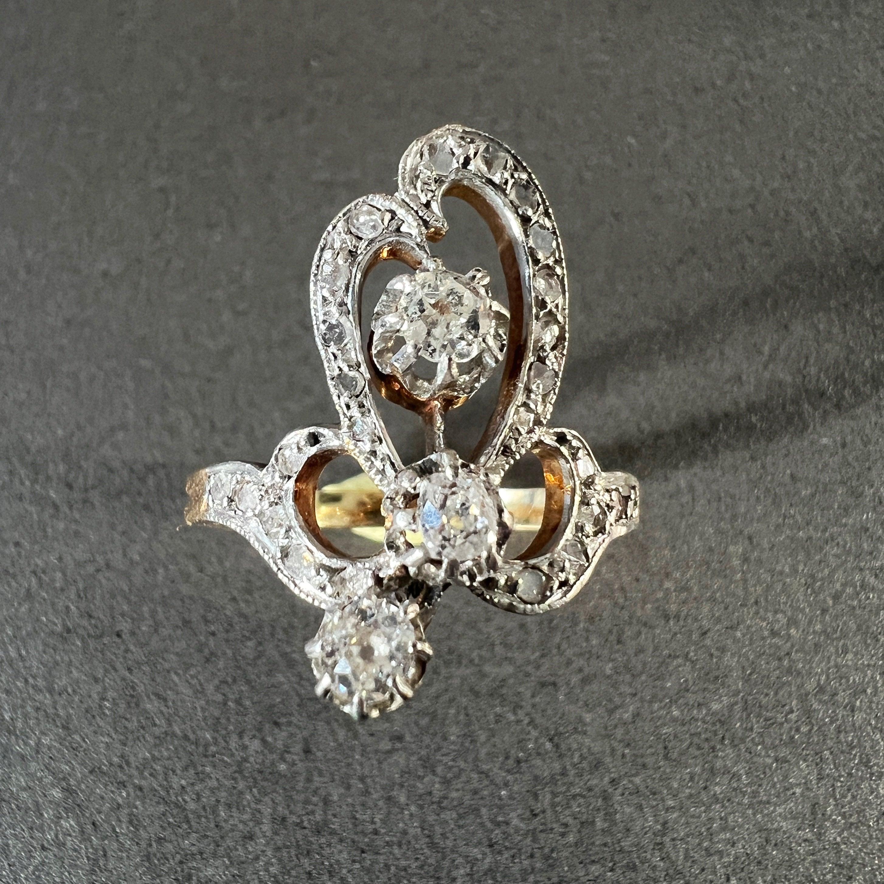 Victorian era 18K gold diamond bow clover ring - Curiously timeless