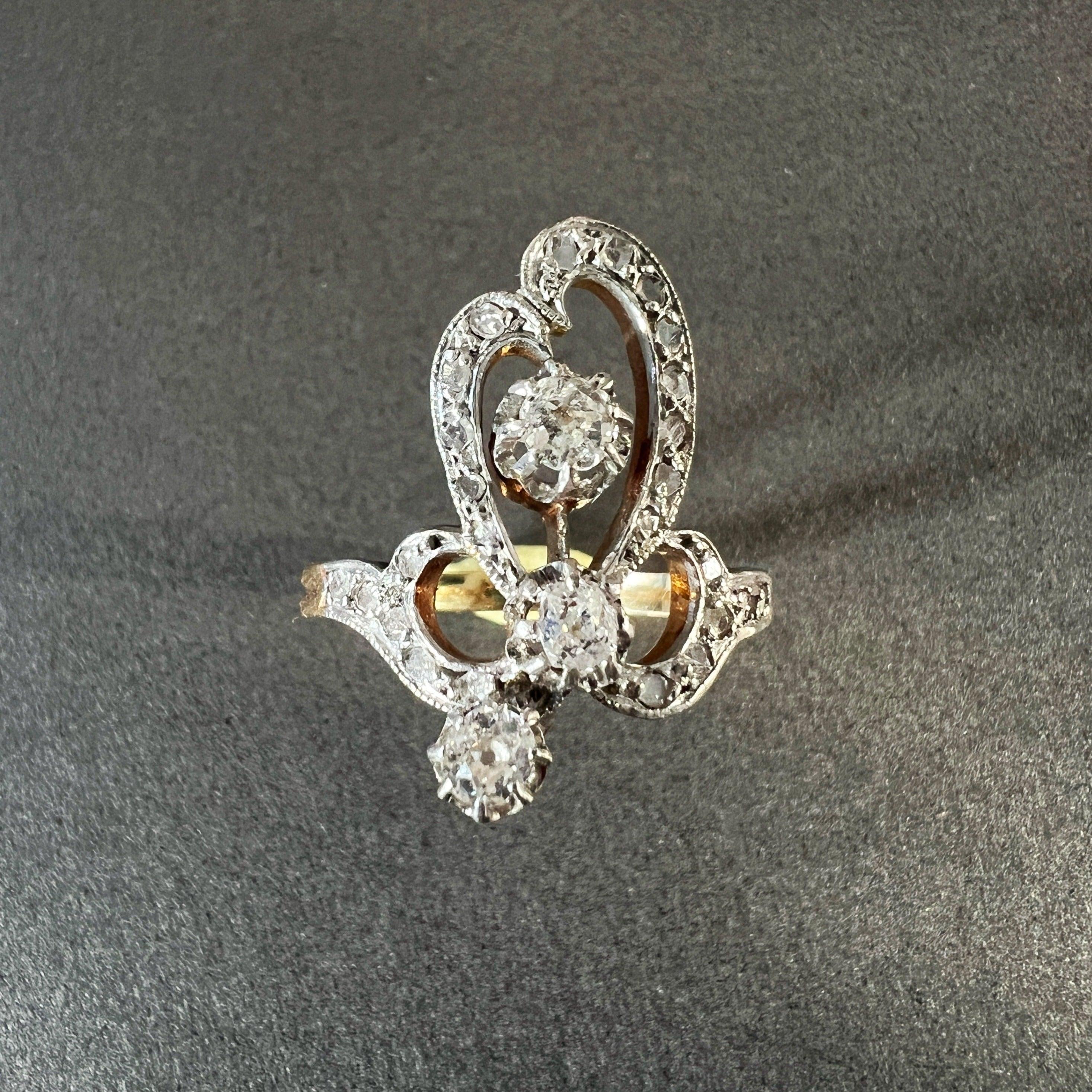 Victorian era 18K gold diamond bow clover ring - Curiously timeless