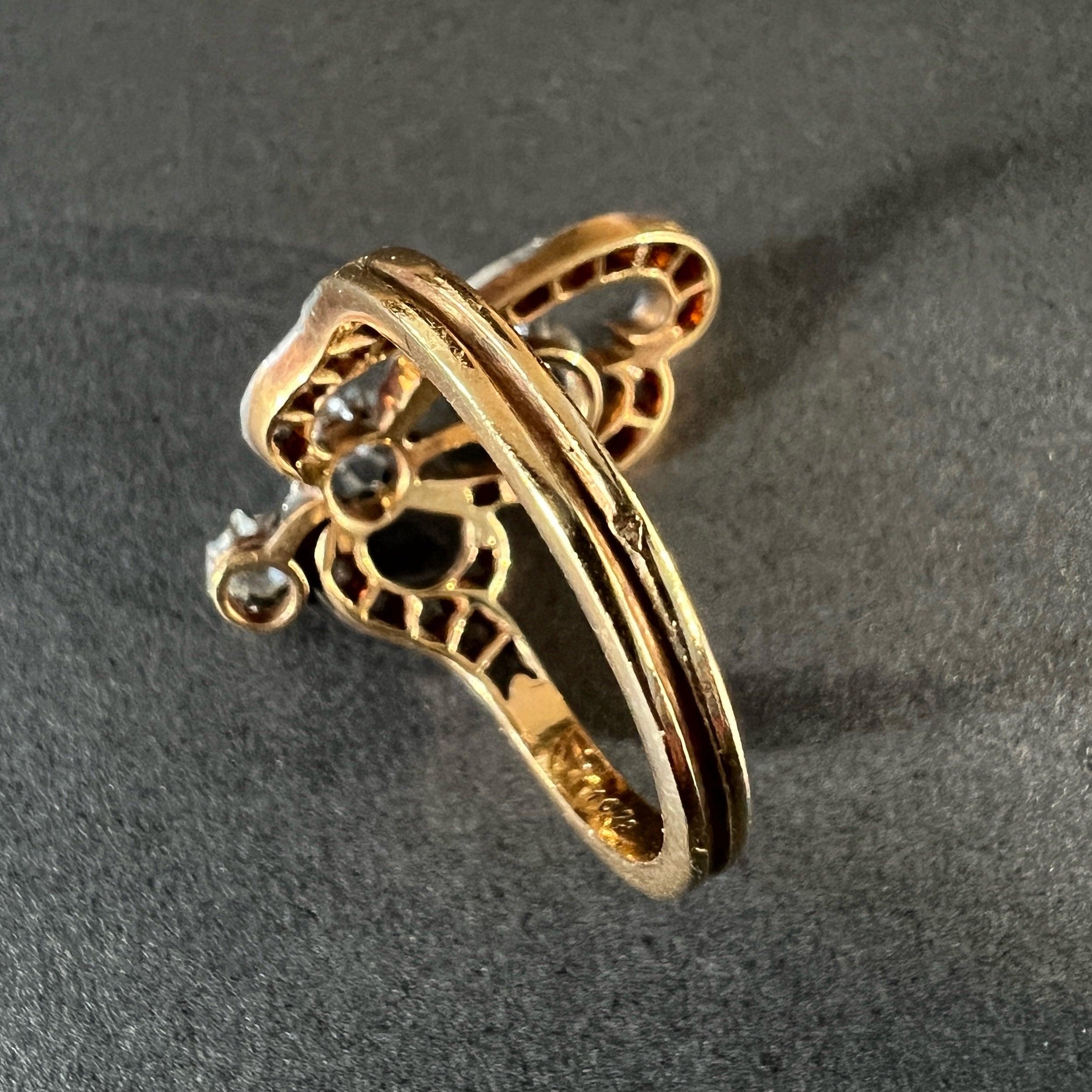 Victorian era 18K gold diamond bow clover ring - Curiously timeless