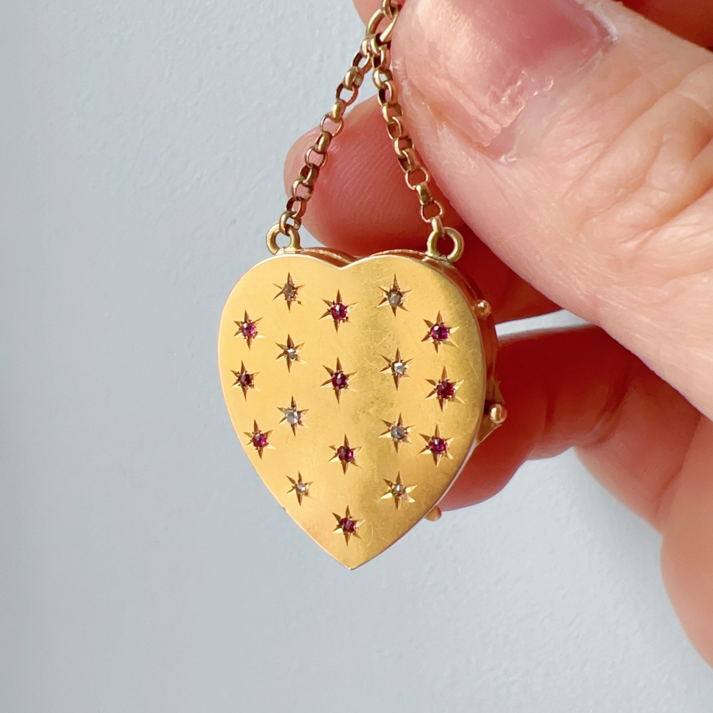 Victorian 18K gold diamond ruby star heart shaped locket - Curiously timeless