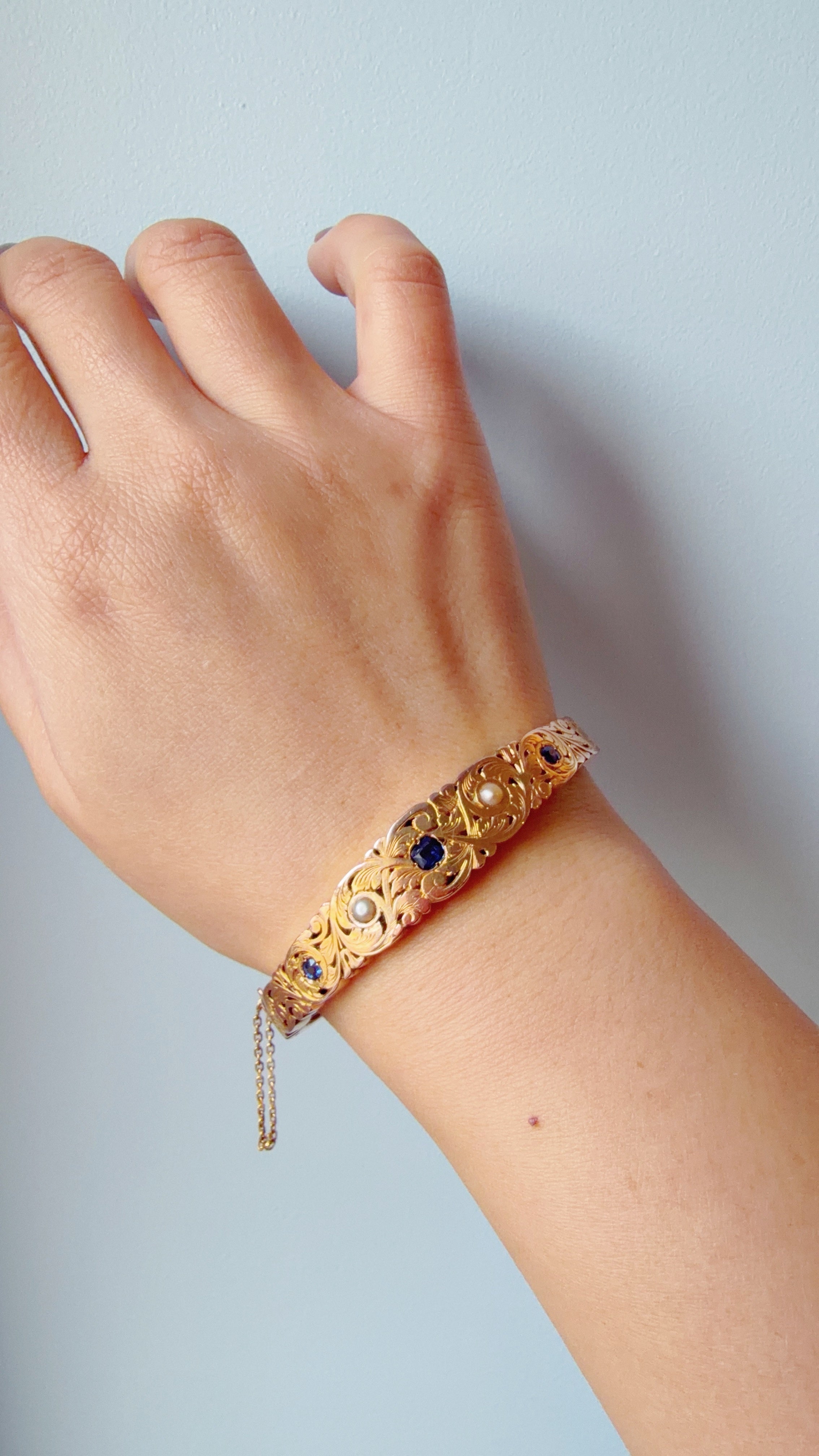 Art Nouveau era 18K gold sapphire pearl bracelet