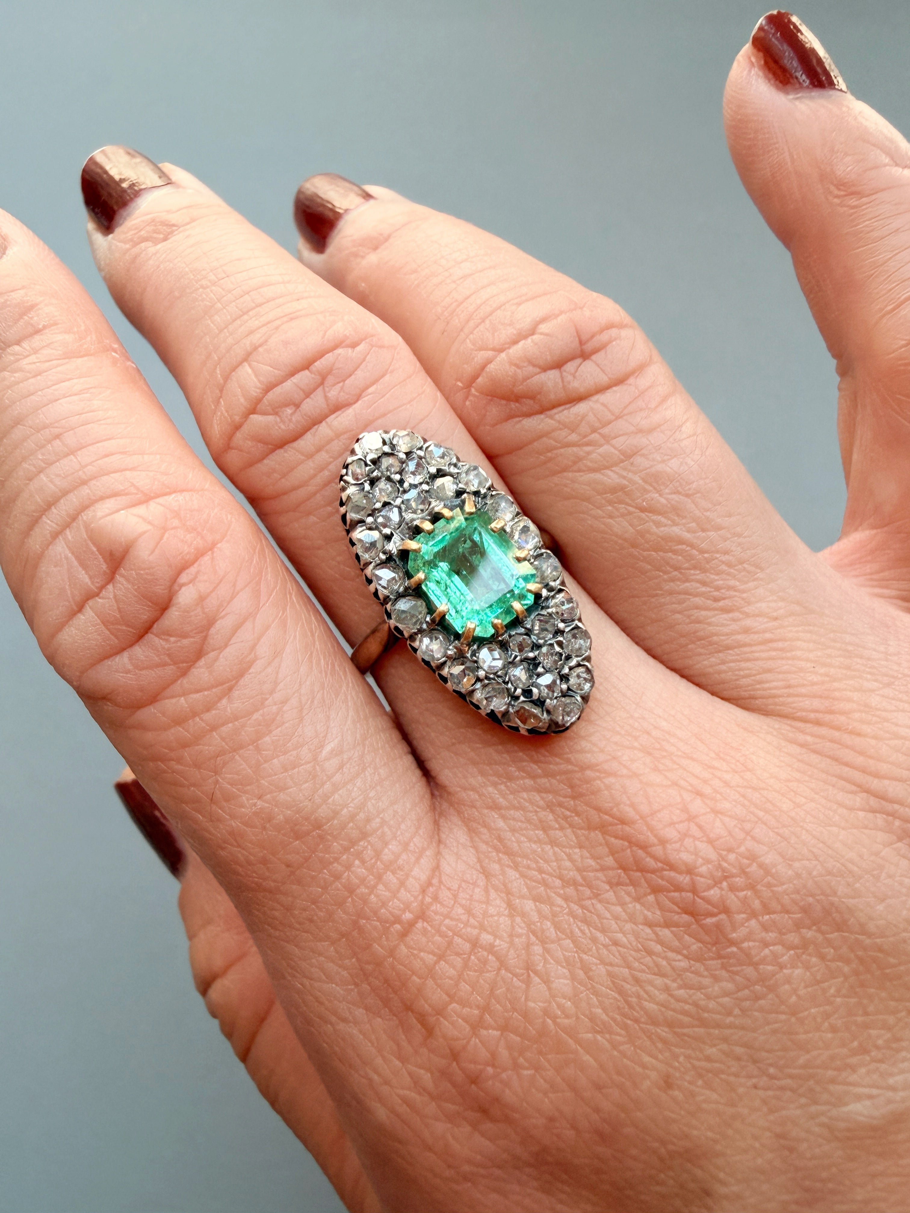 Victorian era 18K gold emerald diamond ring